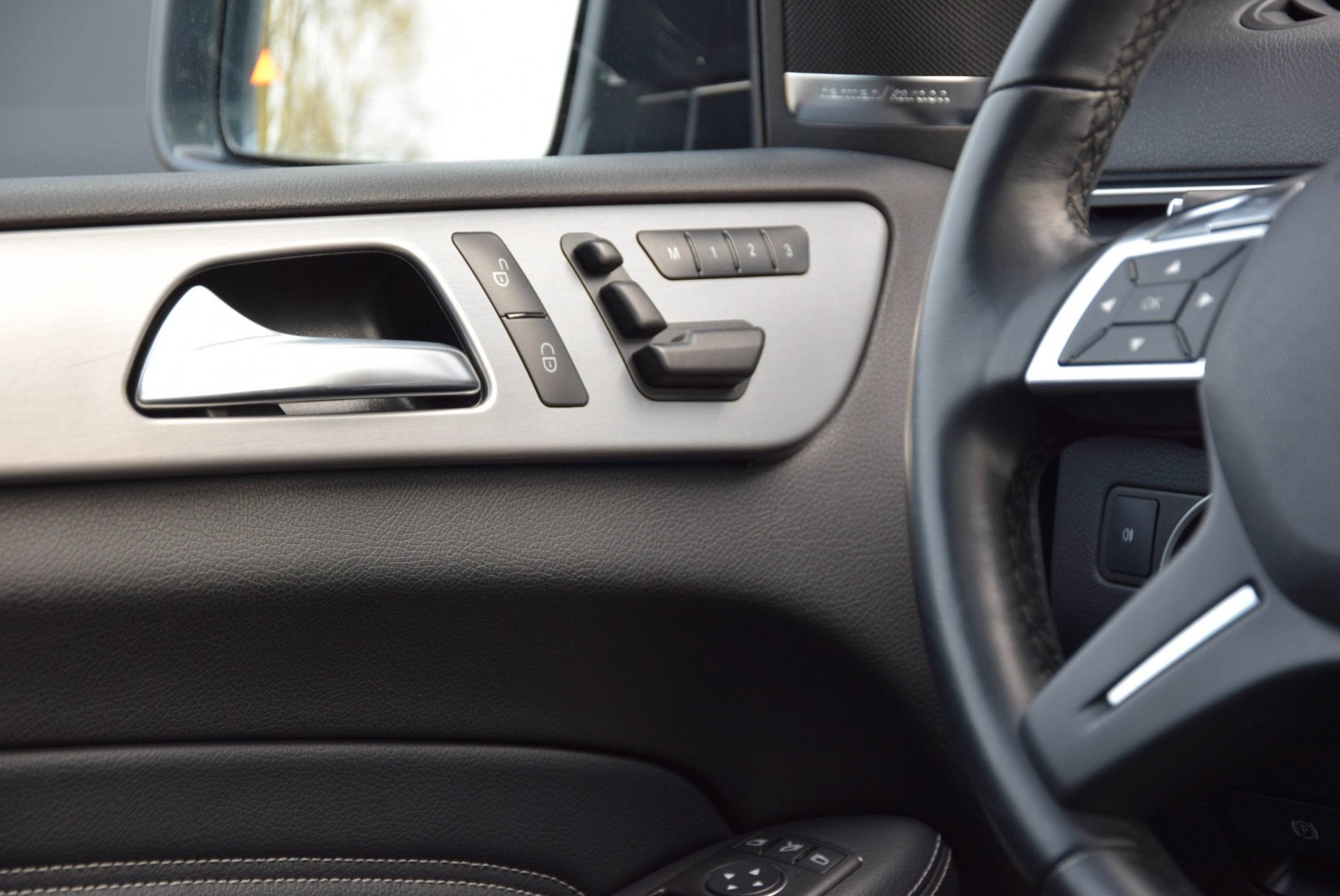 Mercedes-Benz M-Klasse 350 Bluetec 4-Matic AMG Distronic/Mem/Dak/Harman-Kardon/Luchtvering Aut7 Foto 9