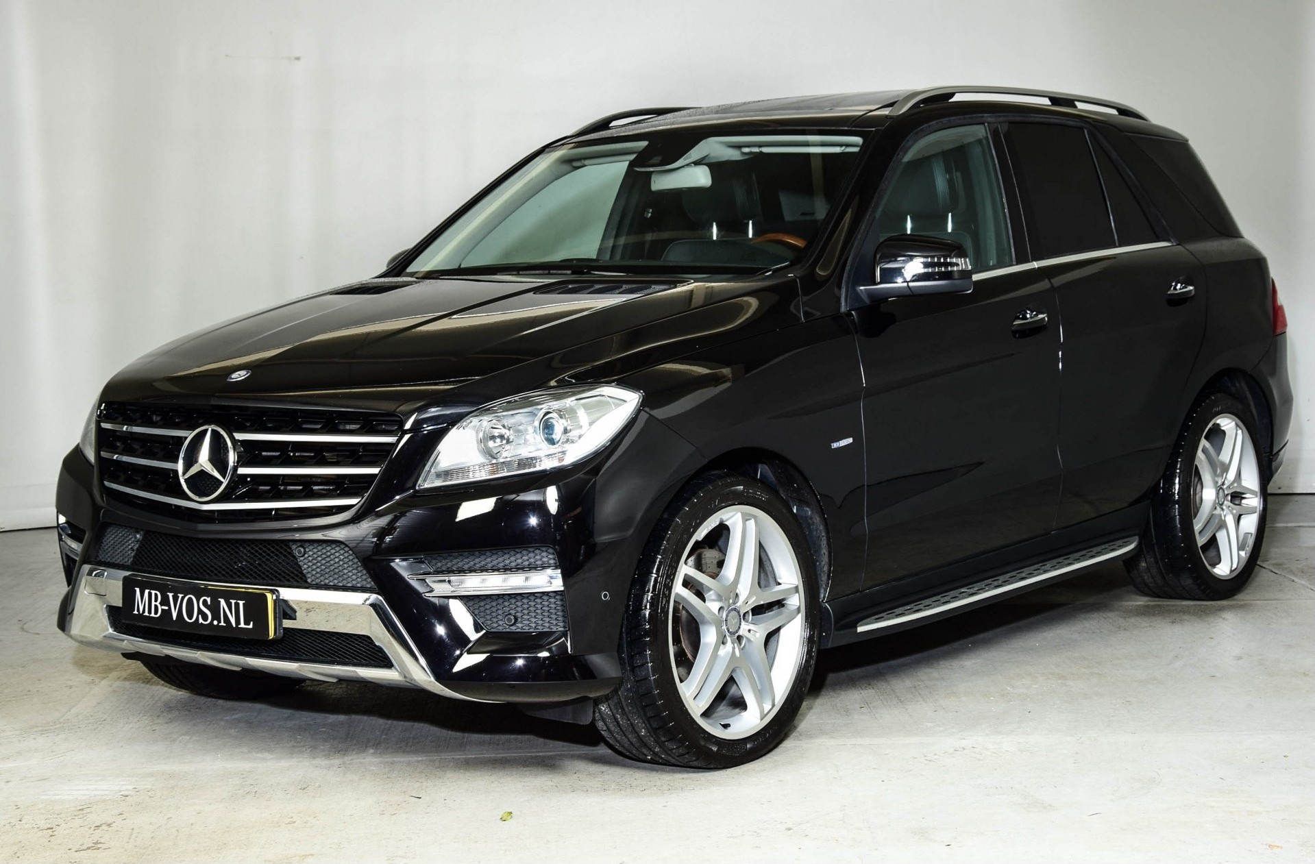 Mercedes-Benz M-Klasse ML 350 Bluetec 4M AMG Panorama/Luchtvering/Mem/TV/Keyless VAN Aut7 Foto 1