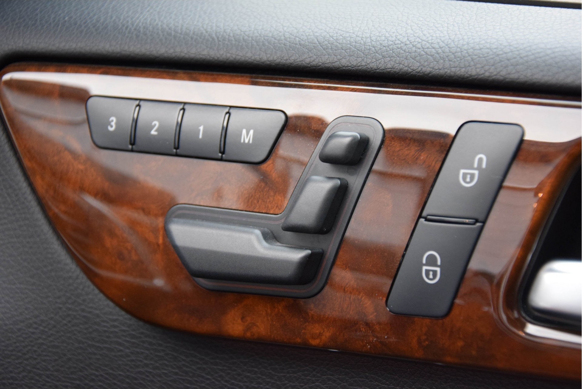 Mercedes-Benz M-Klasse ML 350 Bluetec 4M AMG Panorama/Luchtvering/Mem/TV/Keyless VAN Aut7 Foto 10