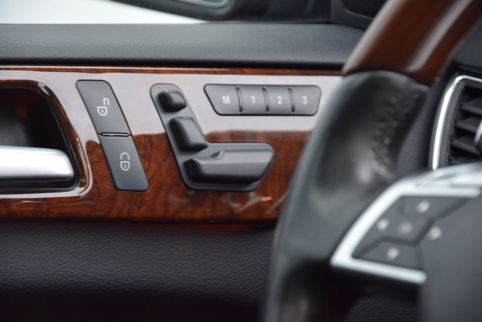 Mercedes-Benz M-Klasse ML 350 Bluetec 4M AMG Panorama/Luchtvering/Mem/TV/Keyless VAN Aut7 Foto 16