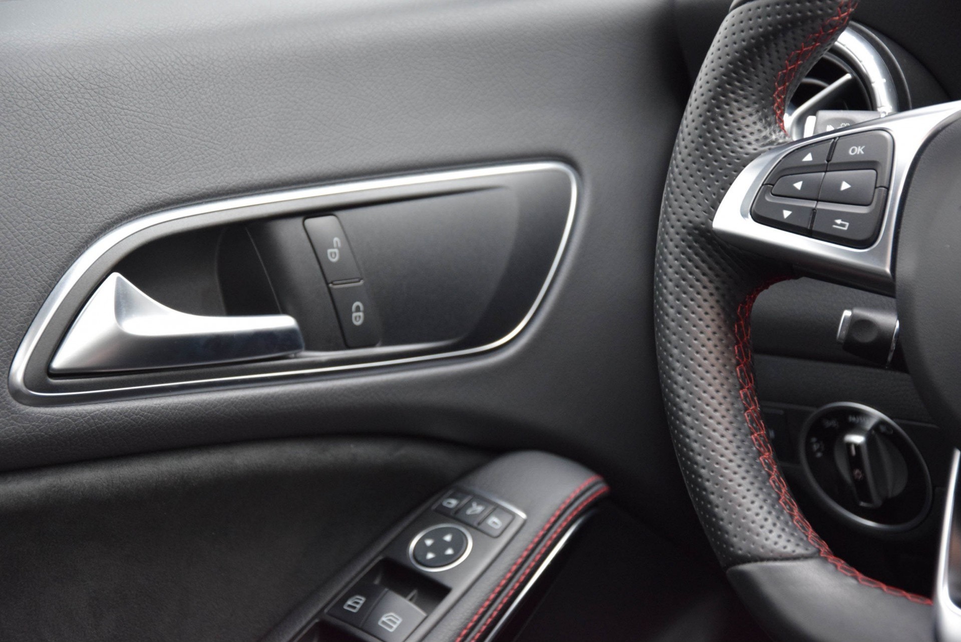 Mercedes-Benz CLA-Klasse Shooting Brake 200 AMG Panorama/Camera/Xenon/Ambition Aut7 Foto 9