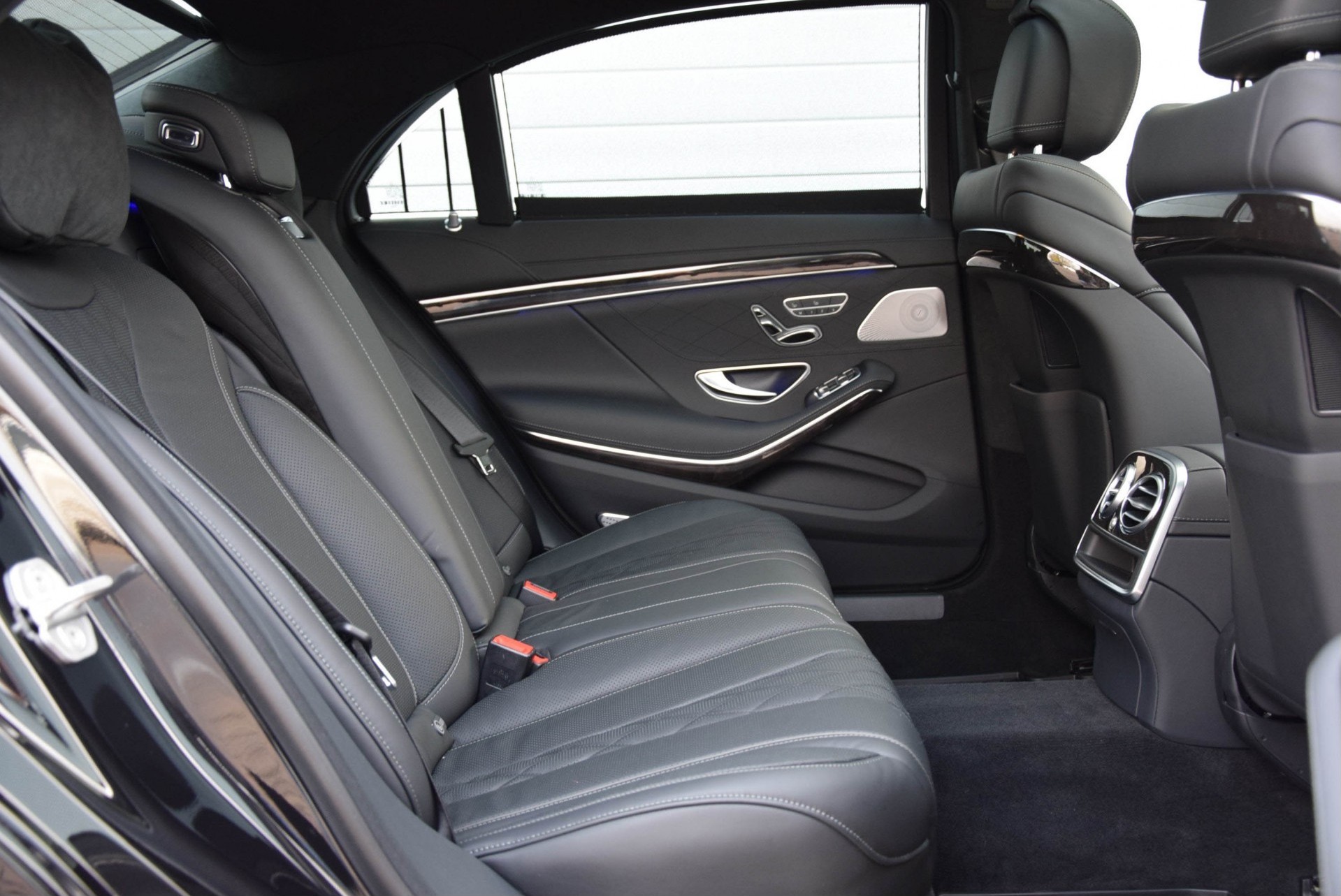 Mercedes-Benz S-Klasse 350 4M Bluetec Lang AMG Exclusive Panorama Aut9 Foto 4