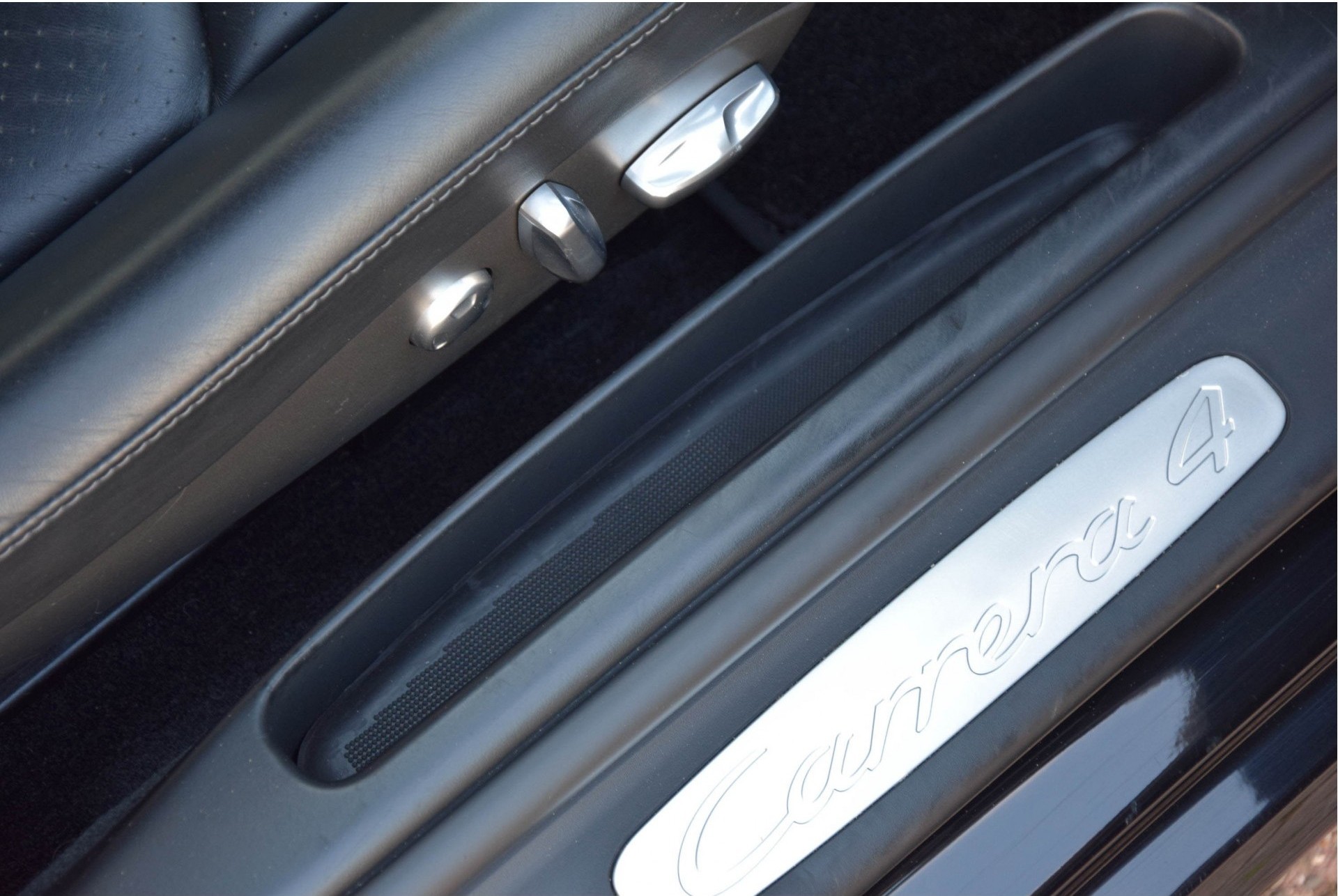 Porsche 911 3.6 CARRERA 4 Bose/Nav/Nappa Aut5 Foto 8