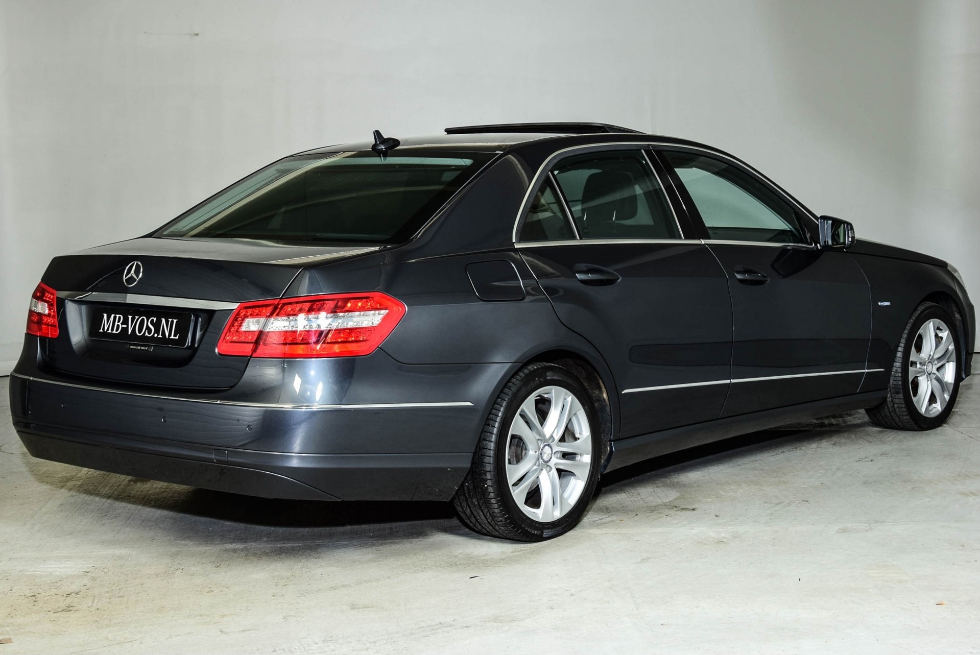 Mercedes-Benz E-Klasse 220 Cdi Avantgarde Schuifdak/Aut trekhk/ILS Aut7 Foto 2