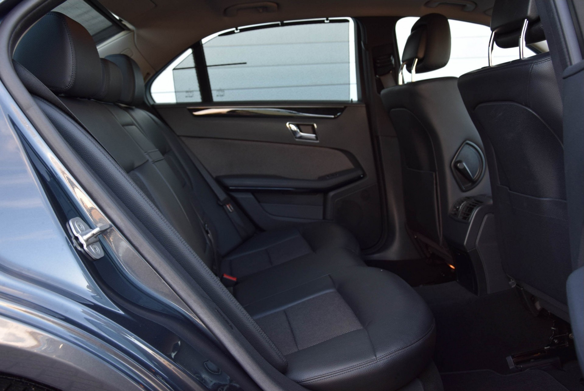 Mercedes-Benz E-Klasse 220 Cdi Avantgarde Schuifdak/Aut trekhk/ILS Aut7 Foto 4