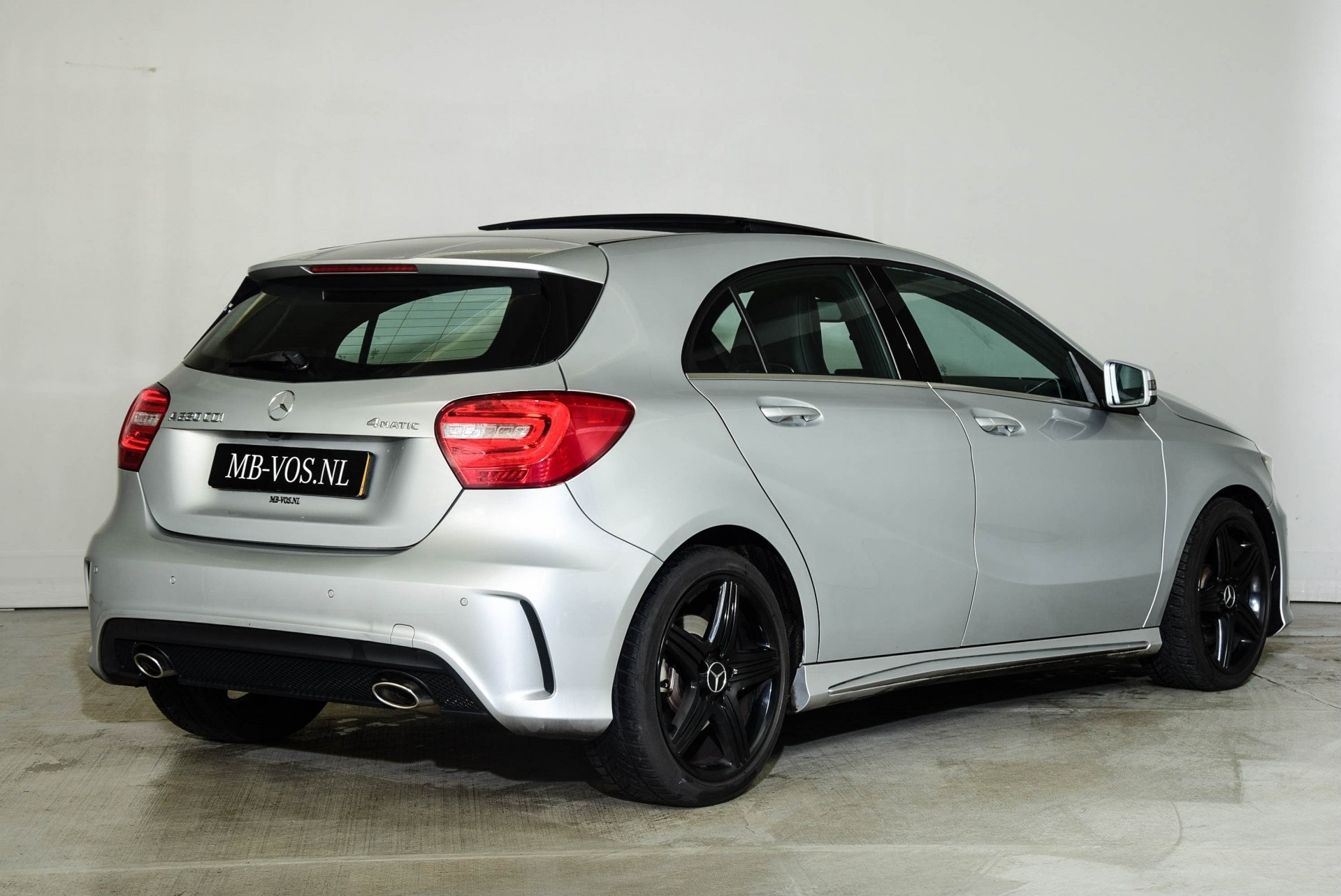 Mercedes-Benz A-Klasse 220 Cdi 4-MATIC AMG Panorama/Distronic/Com Aut7 Foto 2