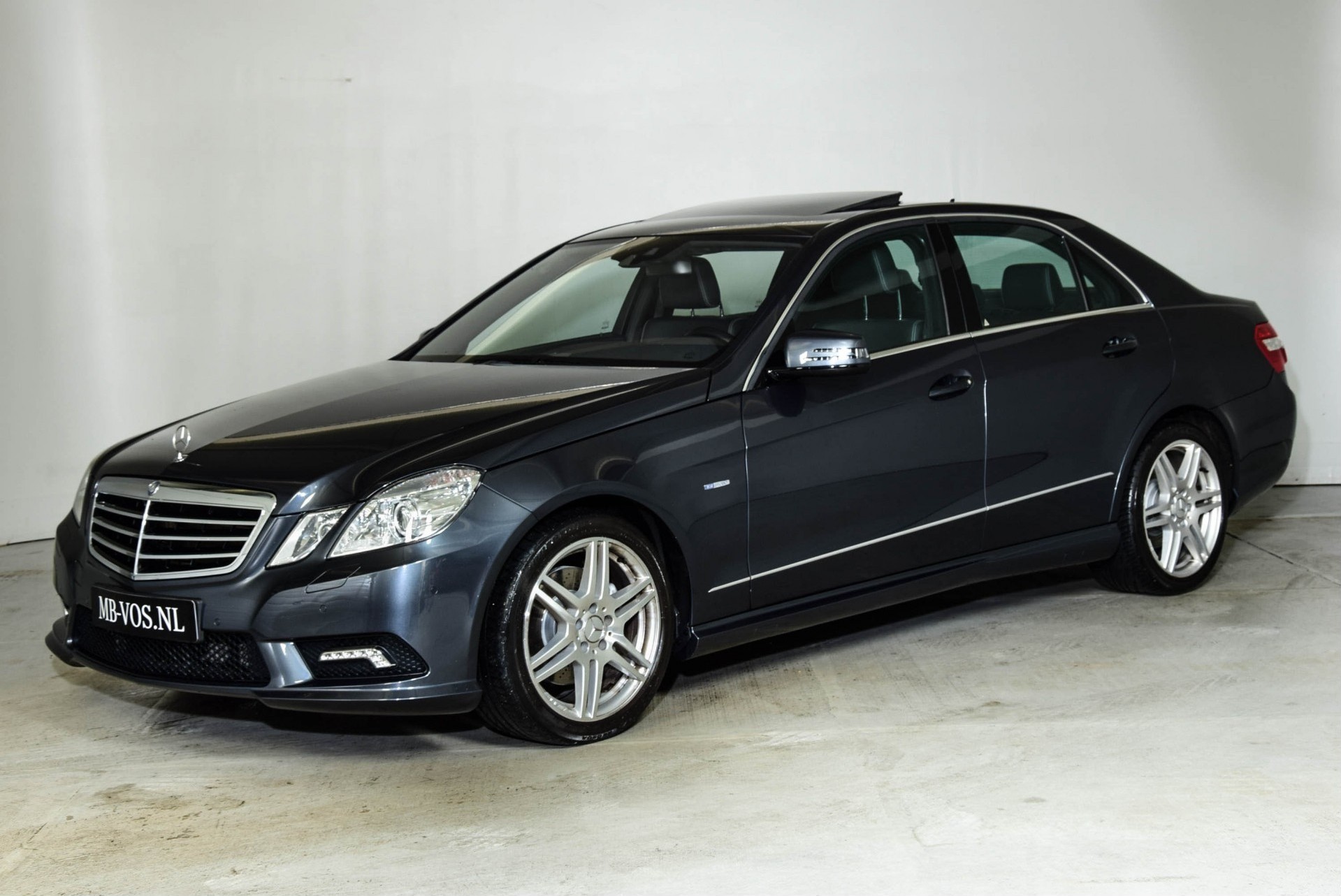 Mercedes-Benz E-Klasse 350 CGI AMG Nachtzicht/Com/Dak/Sound/Mem/ILS Aut7 Foto 1