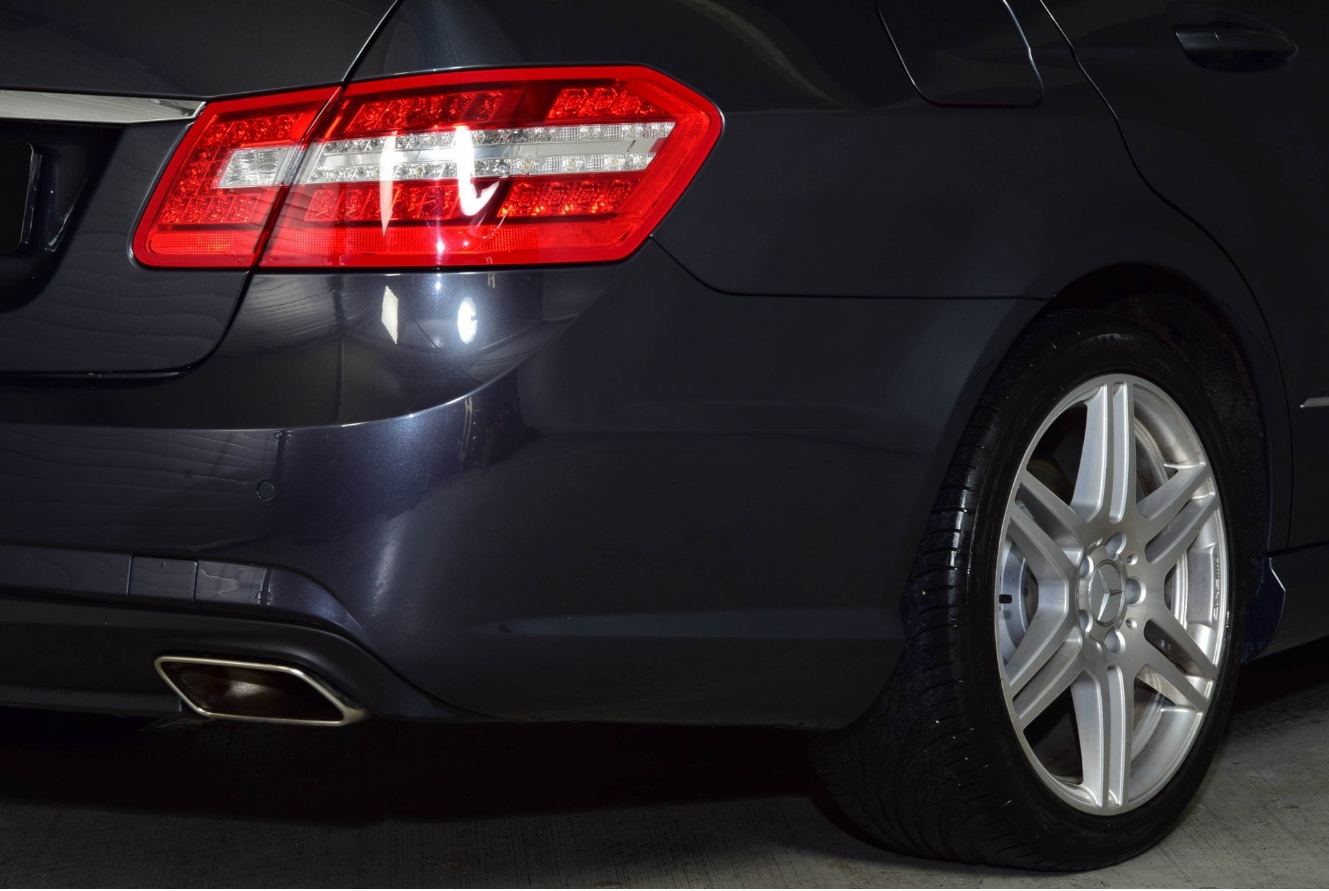 Mercedes-Benz E-Klasse 350 CGI AMG Nachtzicht/Com/Dak/Sound/Mem/ILS Aut7 Foto 20