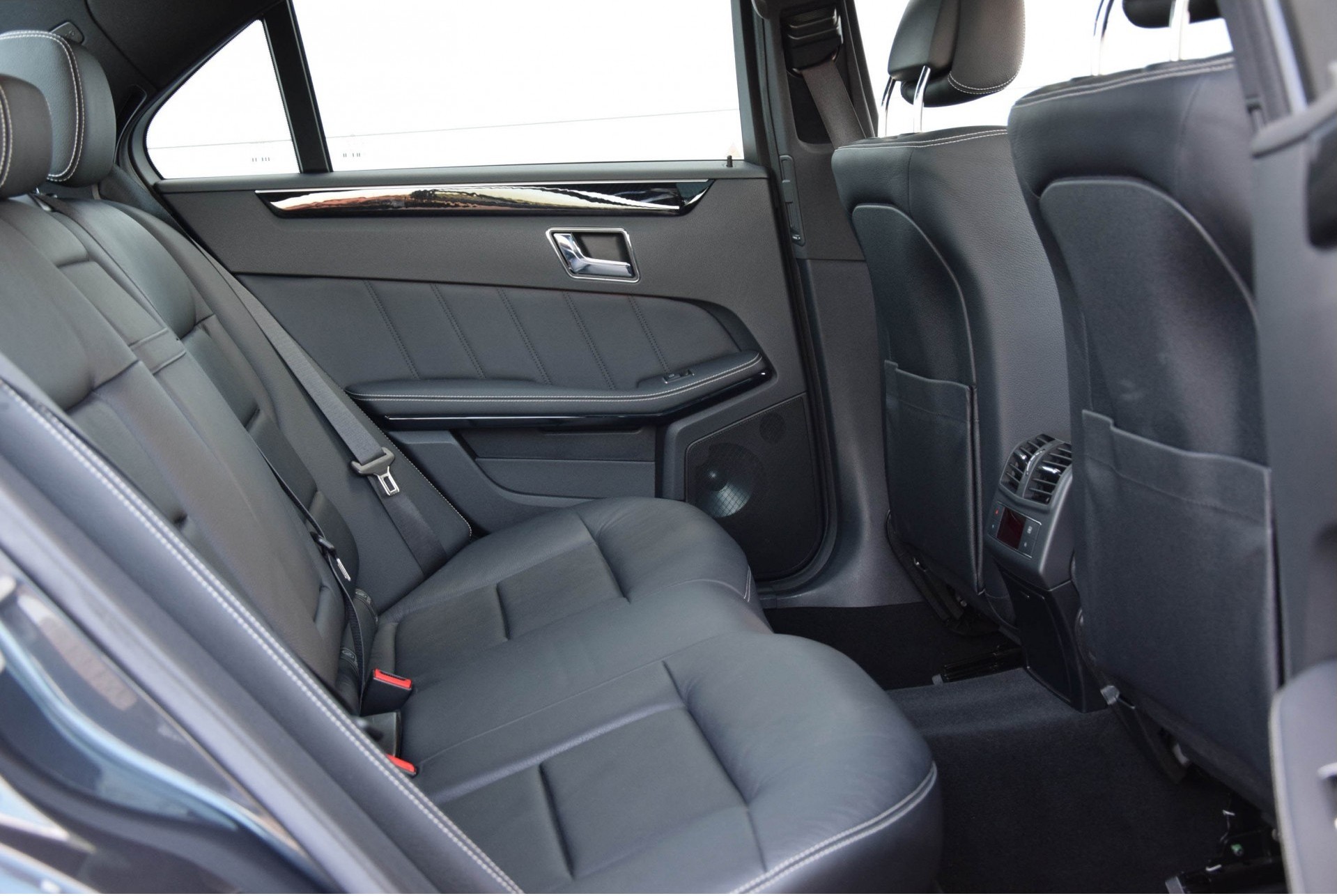 Mercedes-Benz E-Klasse 350 CGI AMG Nachtzicht/Com/Dak/Sound/Mem/ILS Aut7 Foto 4