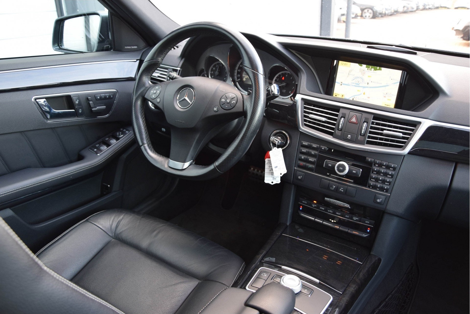 Mercedes-Benz E-Klasse 350 CGI AMG Nachtzicht/Com/Dak/Sound/Mem/ILS Aut7 Foto 6