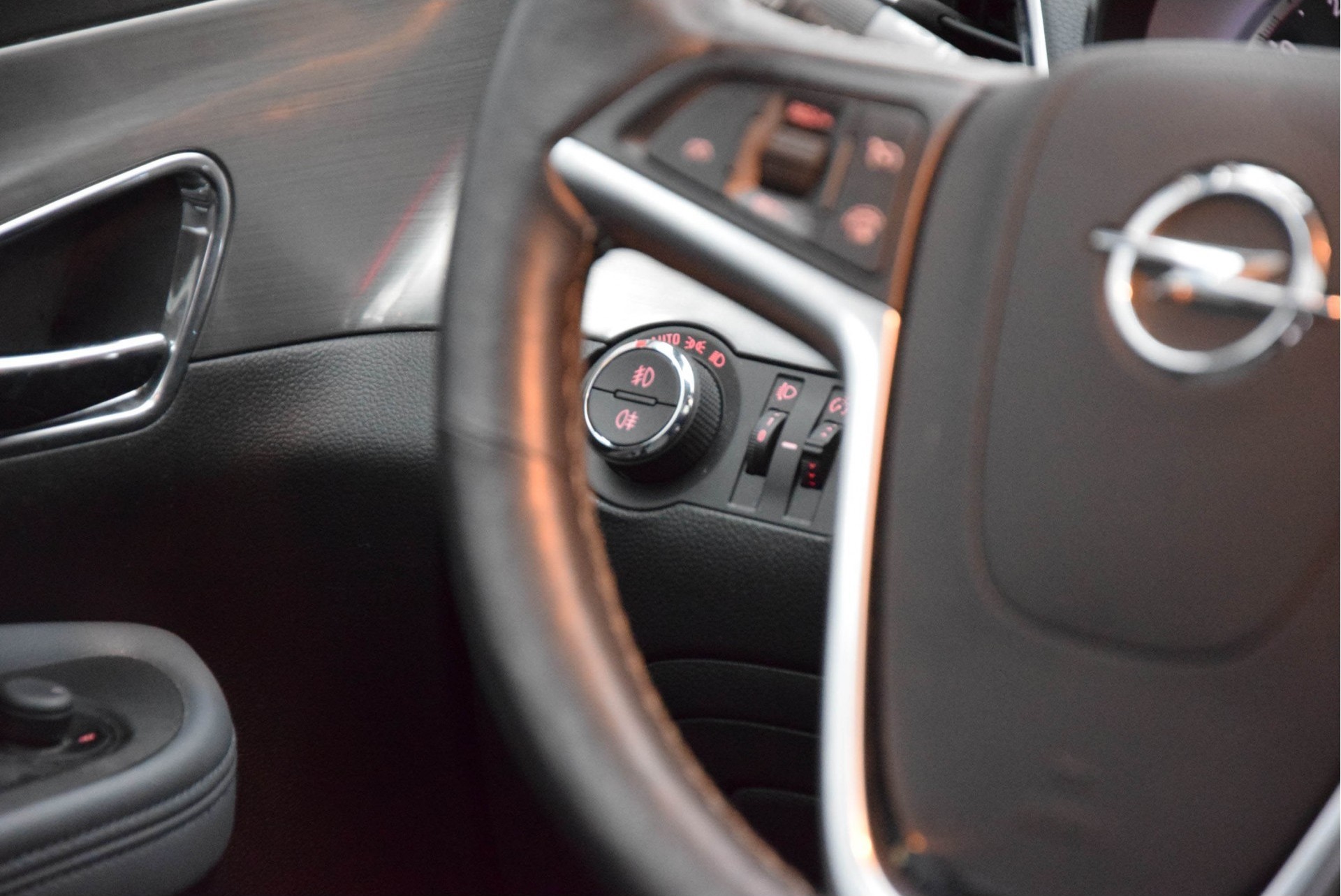 Opel Mokka 1.4 T COSMO 4X4 Leer/Navi/Schuifdak 140 pk 1ste eigenaar Foto 11