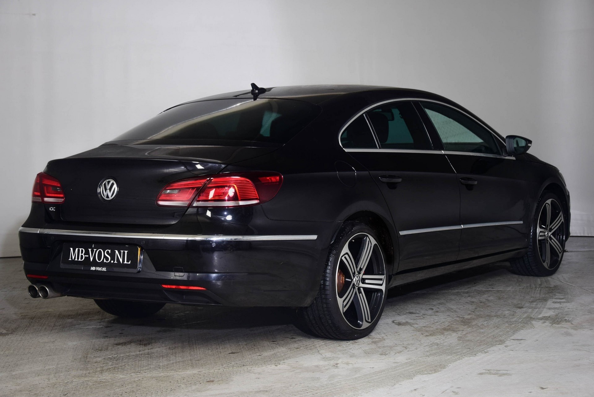 Volkswagen CC 1.8 TSI Xenon/Camera/Groot Navi/19" Aut7 Foto 2