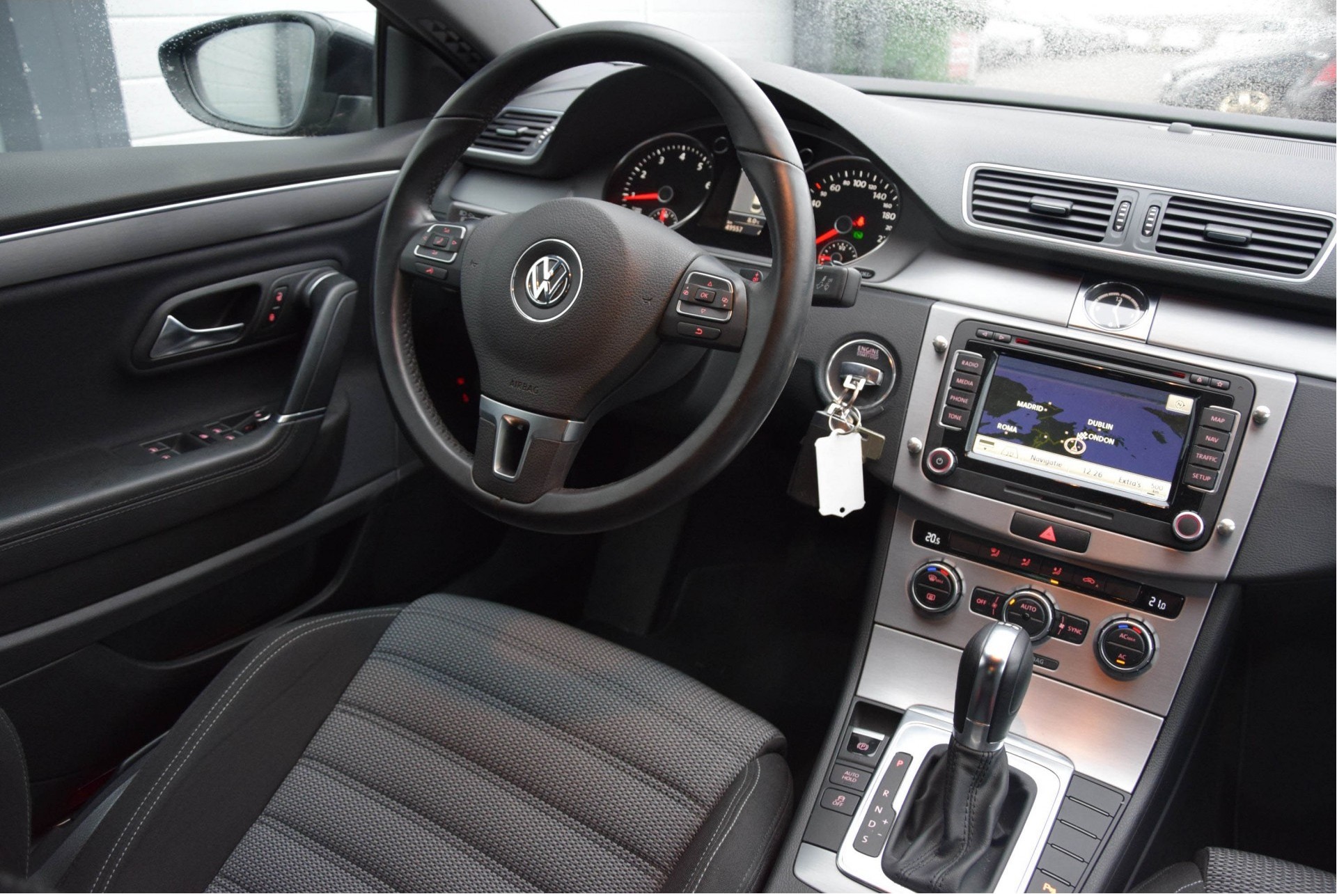 Volkswagen CC 1.8 TSI Xenon/Camera/Groot Navi/19" Aut7 Foto 6