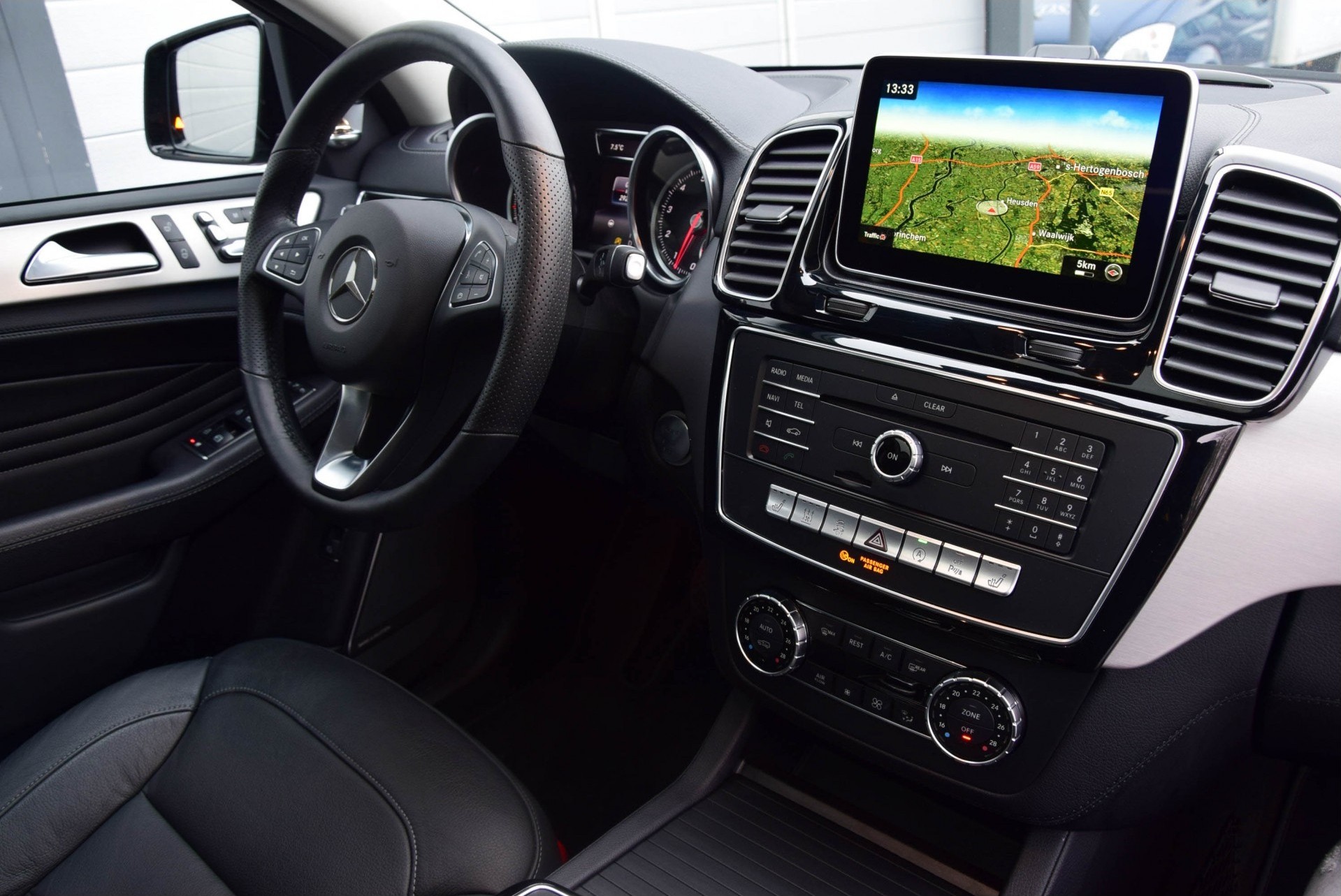 Mercedes-Benz GLE-Klasse GLE 400 4MATIC AMG B&O/Distronic/Entertainment/Panorama/Luchtvering Aut9 Foto 6