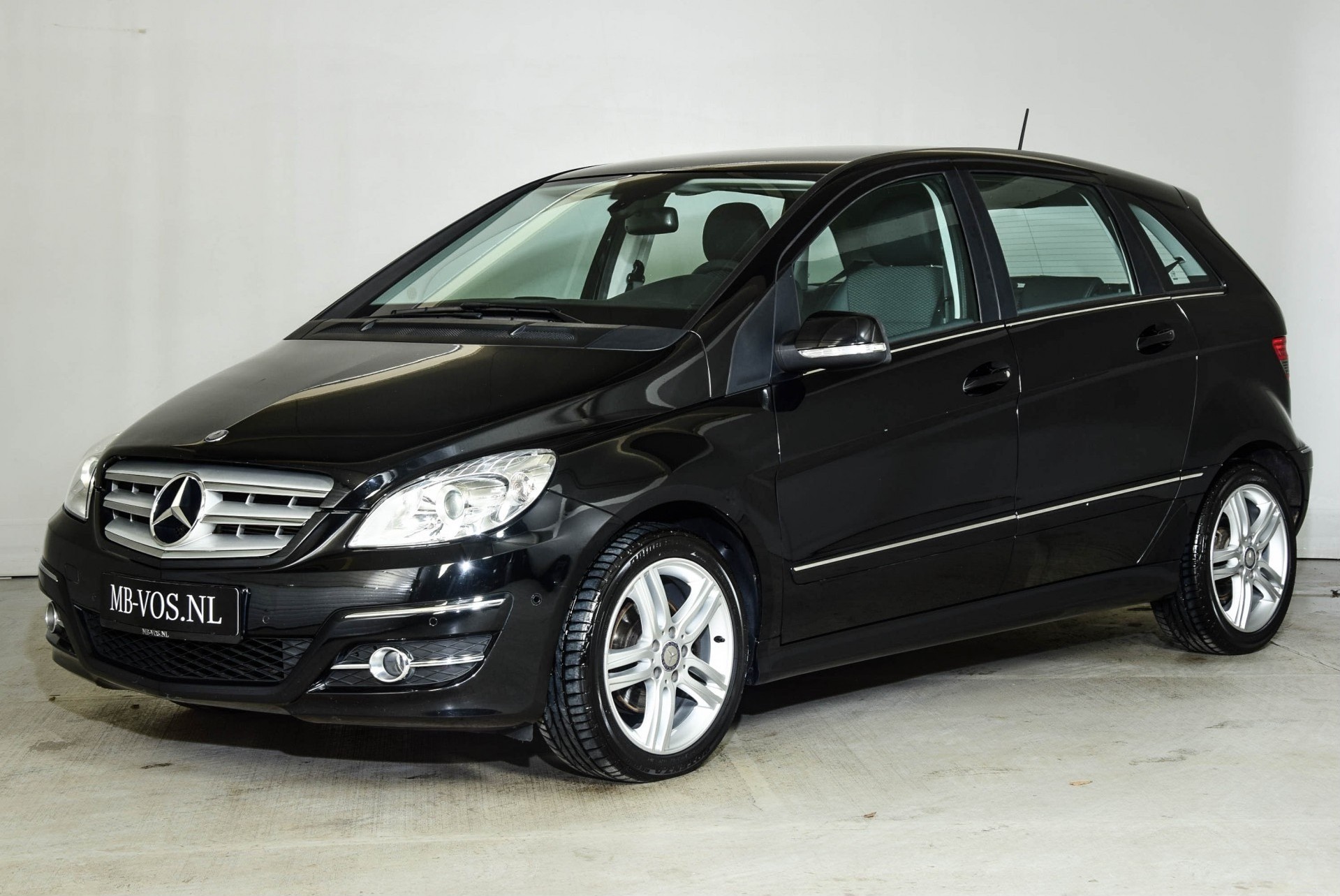 Mercedes-Benz B-Klasse 200 Sport Comand/DVD/PTS Aut7 Foto 1