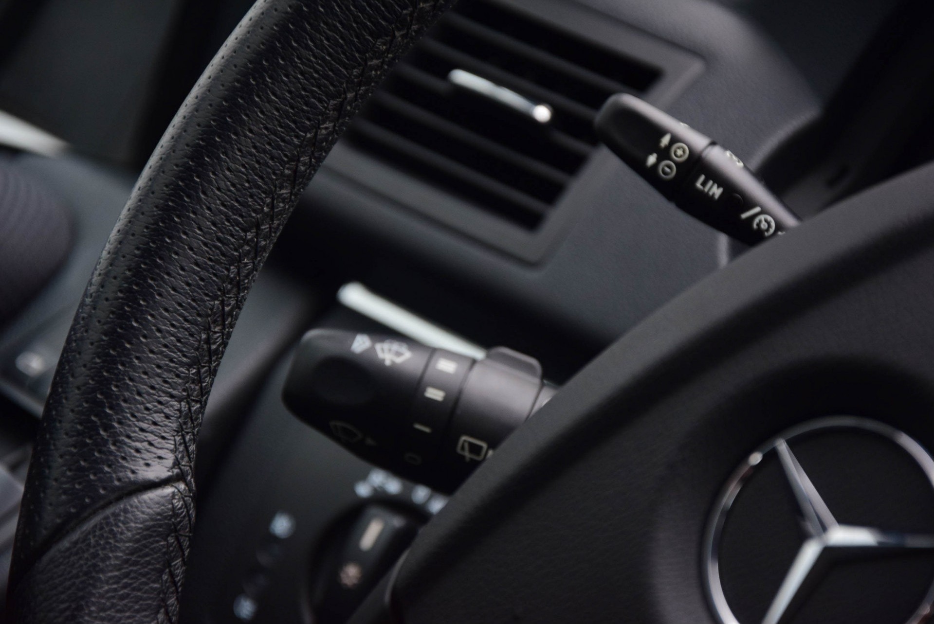 Mercedes-Benz B-Klasse 200 Sport Comand/DVD/PTS Aut7 Foto 13