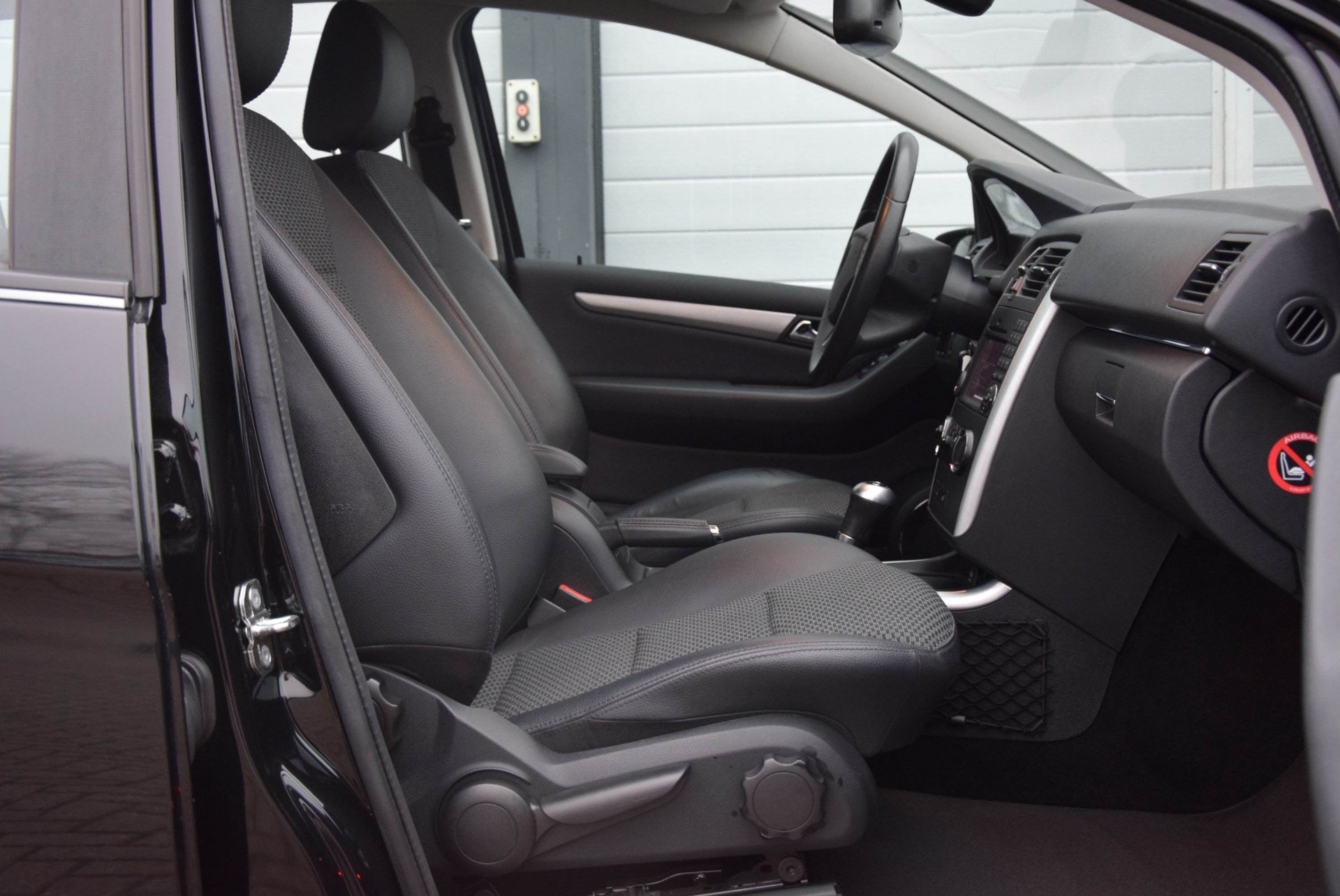 Mercedes-Benz B-Klasse 200 Sport Comand/DVD/PTS Aut7 Foto 3