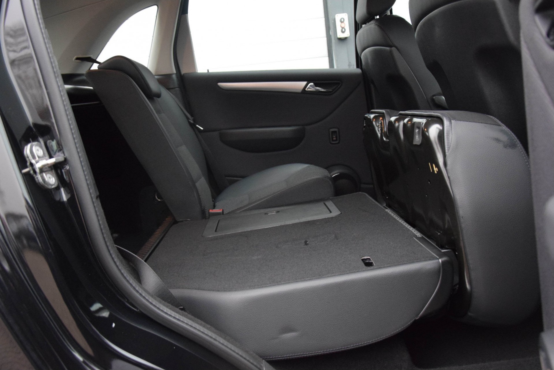 Mercedes-Benz B-Klasse 200 Sport Comand/DVD/PTS Aut7 Foto 5