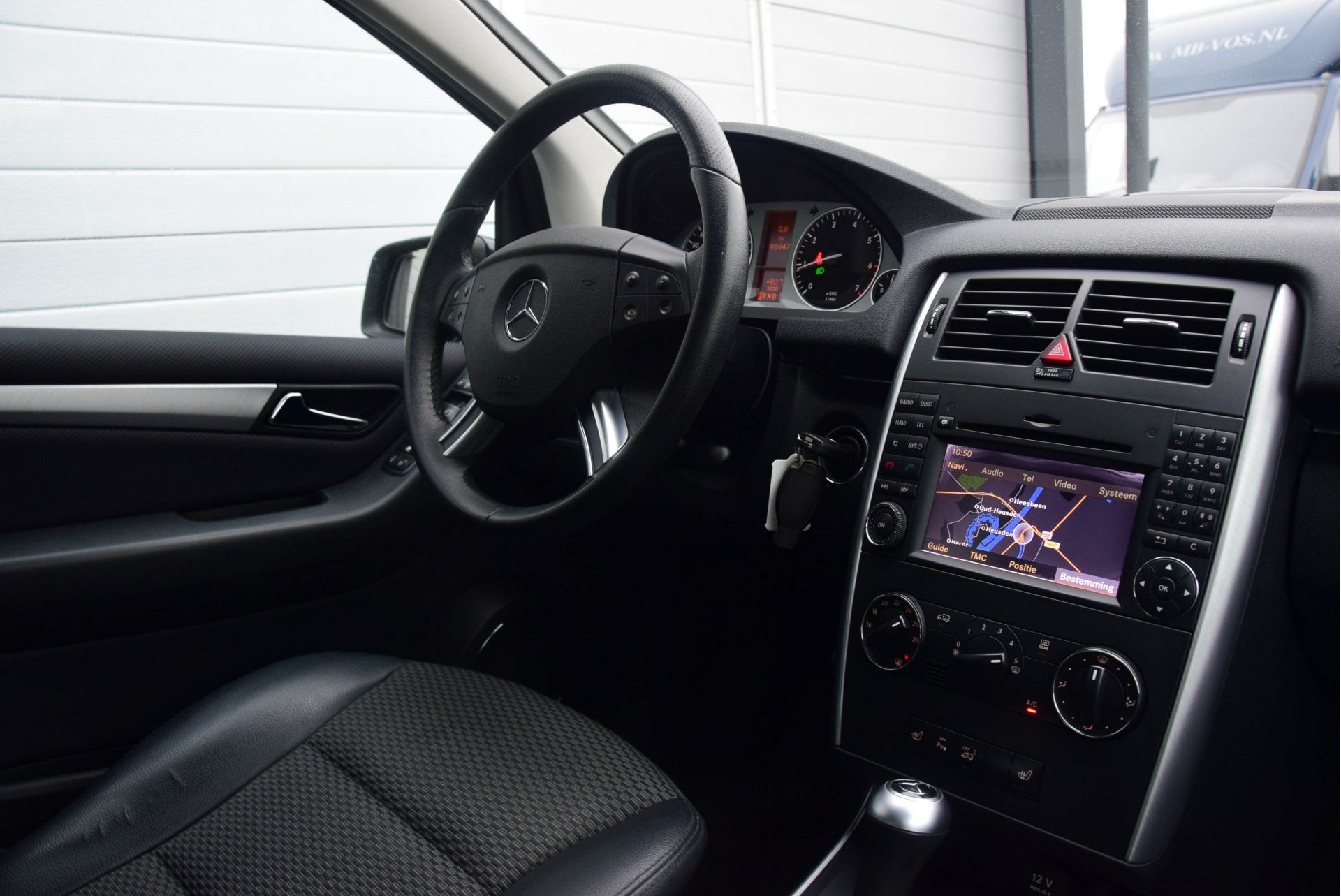 Mercedes-Benz B-Klasse 200 Sport Comand/DVD/PTS Aut7 Foto 6