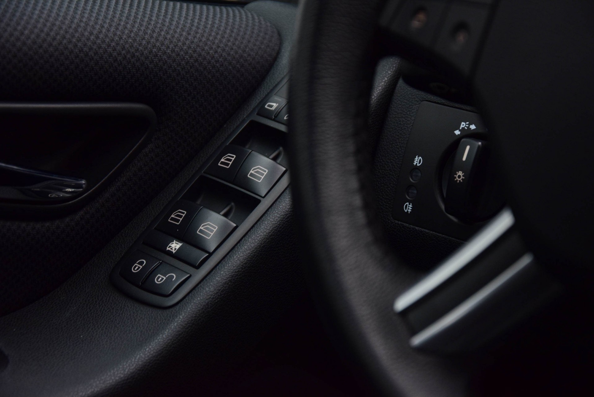 Mercedes-Benz B-Klasse 200 Sport Comand/DVD/PTS Aut7 Foto 9