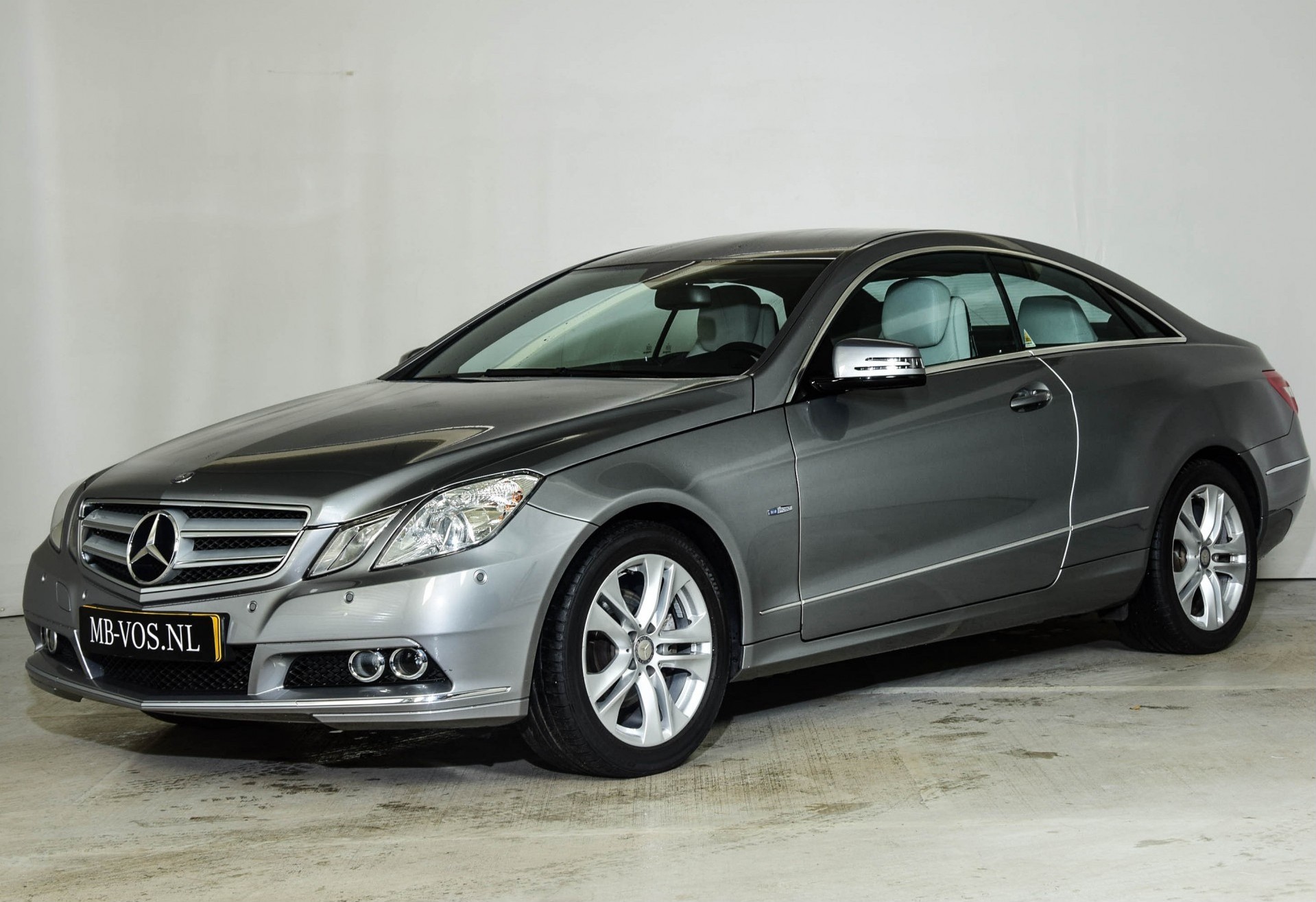 Mercedes-Benz E-Klasse Coupé 250 CGI Navi/Leder/Pts/17" Aut5 Foto 1