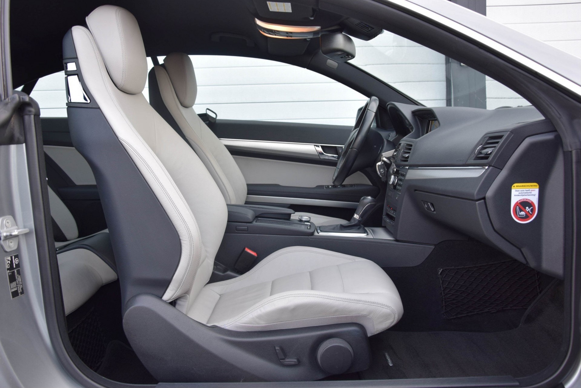 Mercedes-Benz E-Klasse Coupé 250 CGI Navi/Leder/Pts/17" Aut5 Foto 3