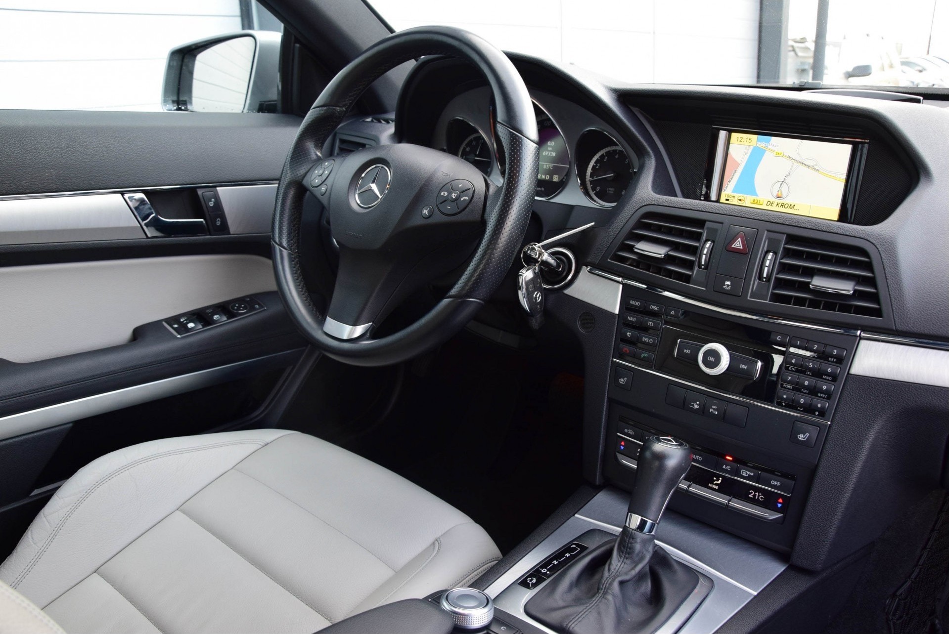 Mercedes-Benz E-Klasse Coupé 250 CGI Navi/Leder/Pts/17" Aut5 Foto 5