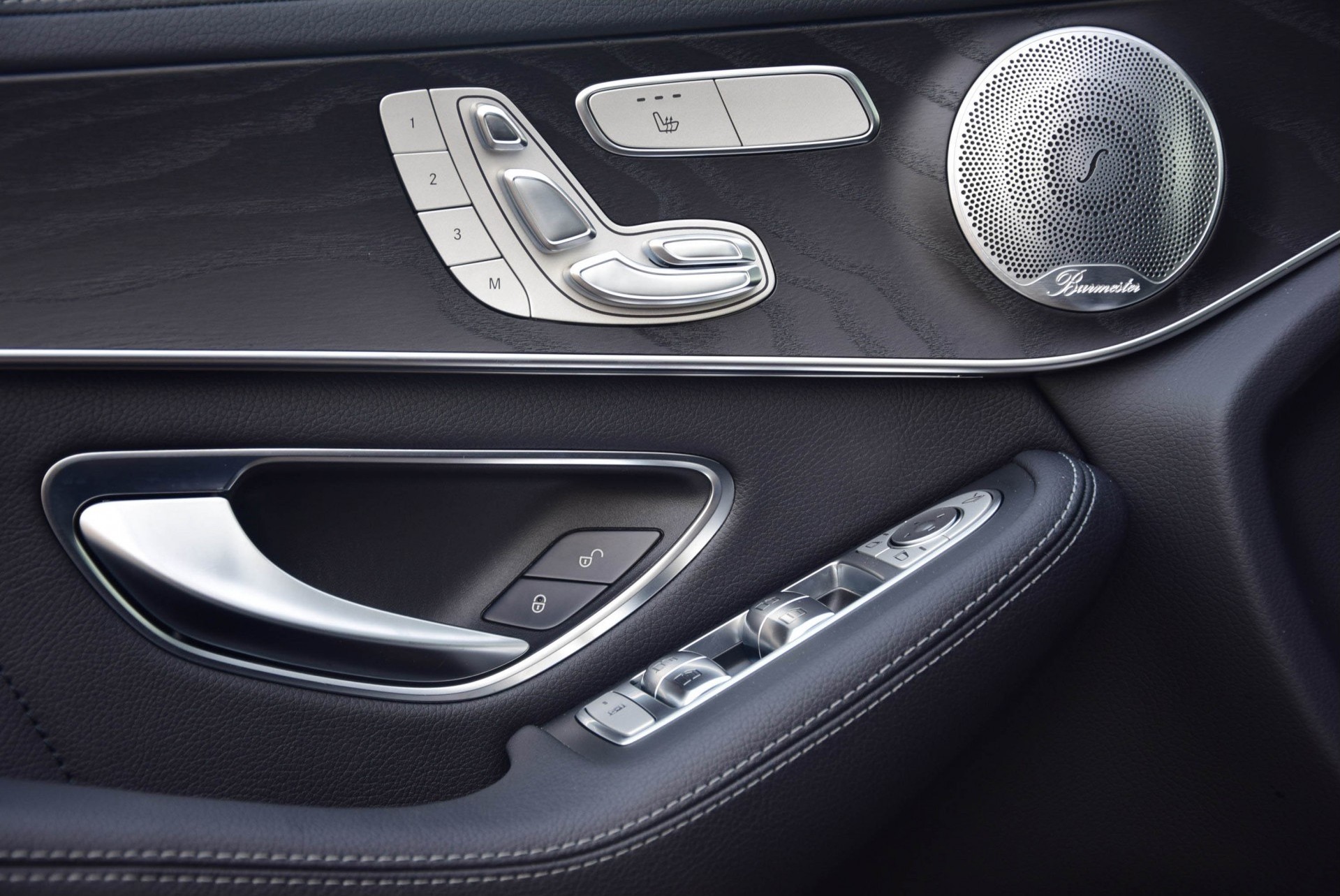 Mercedes-Benz GLC-Klasse 250d 4-Matic AMG Panorama/Distronic/Burmester/HUD/Keyless/ILS Aut9 Foto 11