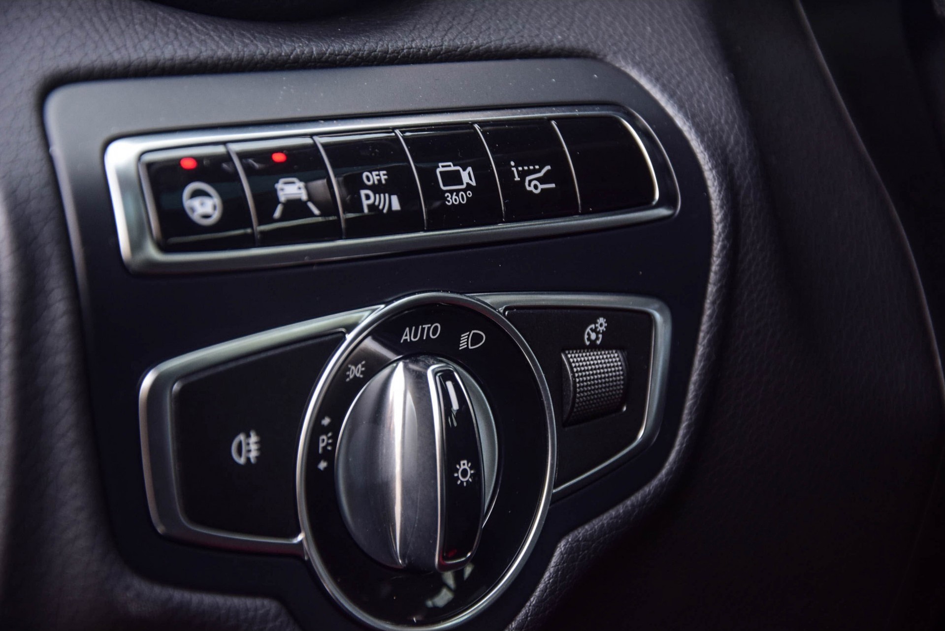 Mercedes-Benz GLC-Klasse 250d 4-Matic AMG Panorama/Distronic/Burmester/HUD/Keyless/ILS Aut9 Foto 14