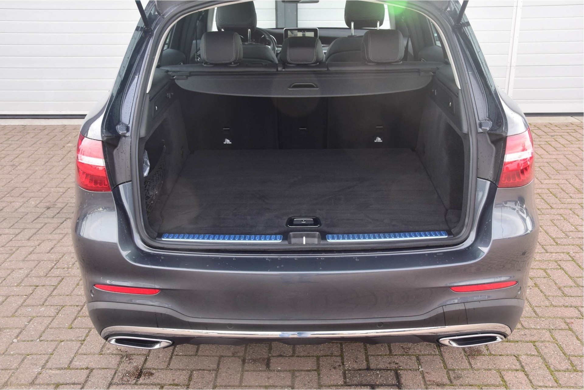 Mercedes-Benz GLC-Klasse 250d 4-Matic AMG Panorama/Distronic/Burmester/HUD/Keyless/ILS Aut9 Foto 24