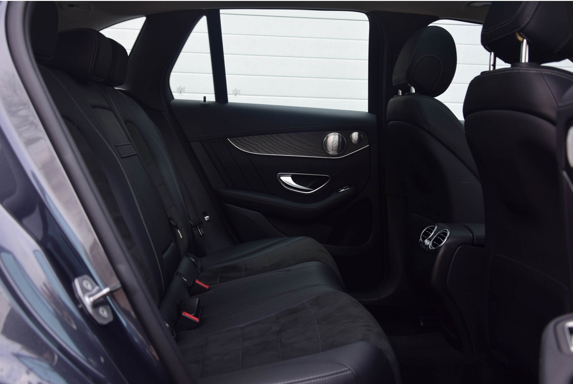 Mercedes-Benz GLC-Klasse 250d 4-Matic AMG Panorama/Distronic/Burmester/HUD/Keyless/ILS Aut9 Foto 4