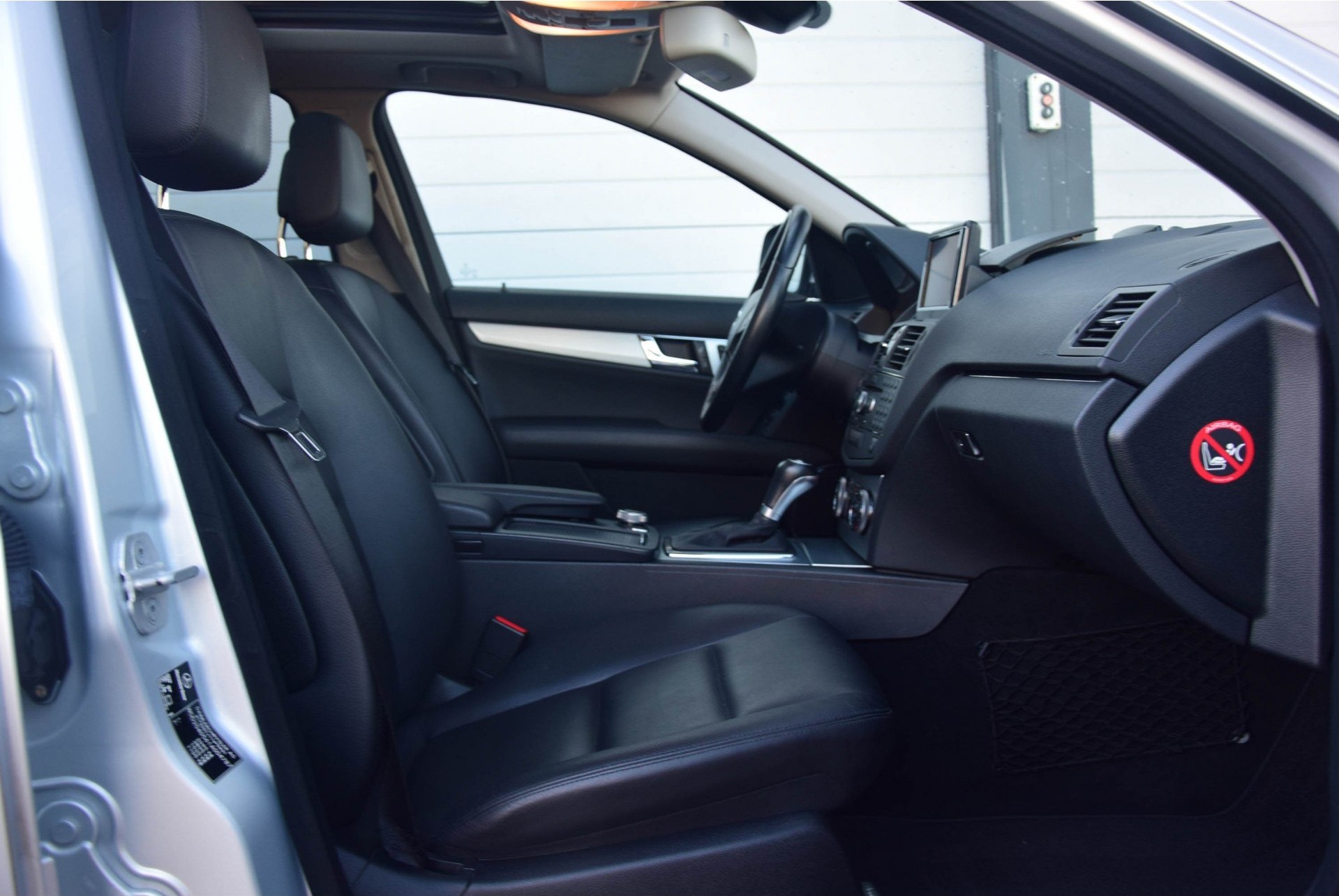 Mercedes-Benz C-Klasse 350 Elegance Keyless/Panorama/Com/Harman-Kardon/AMG/Mem/Leer Aut7 Foto 3