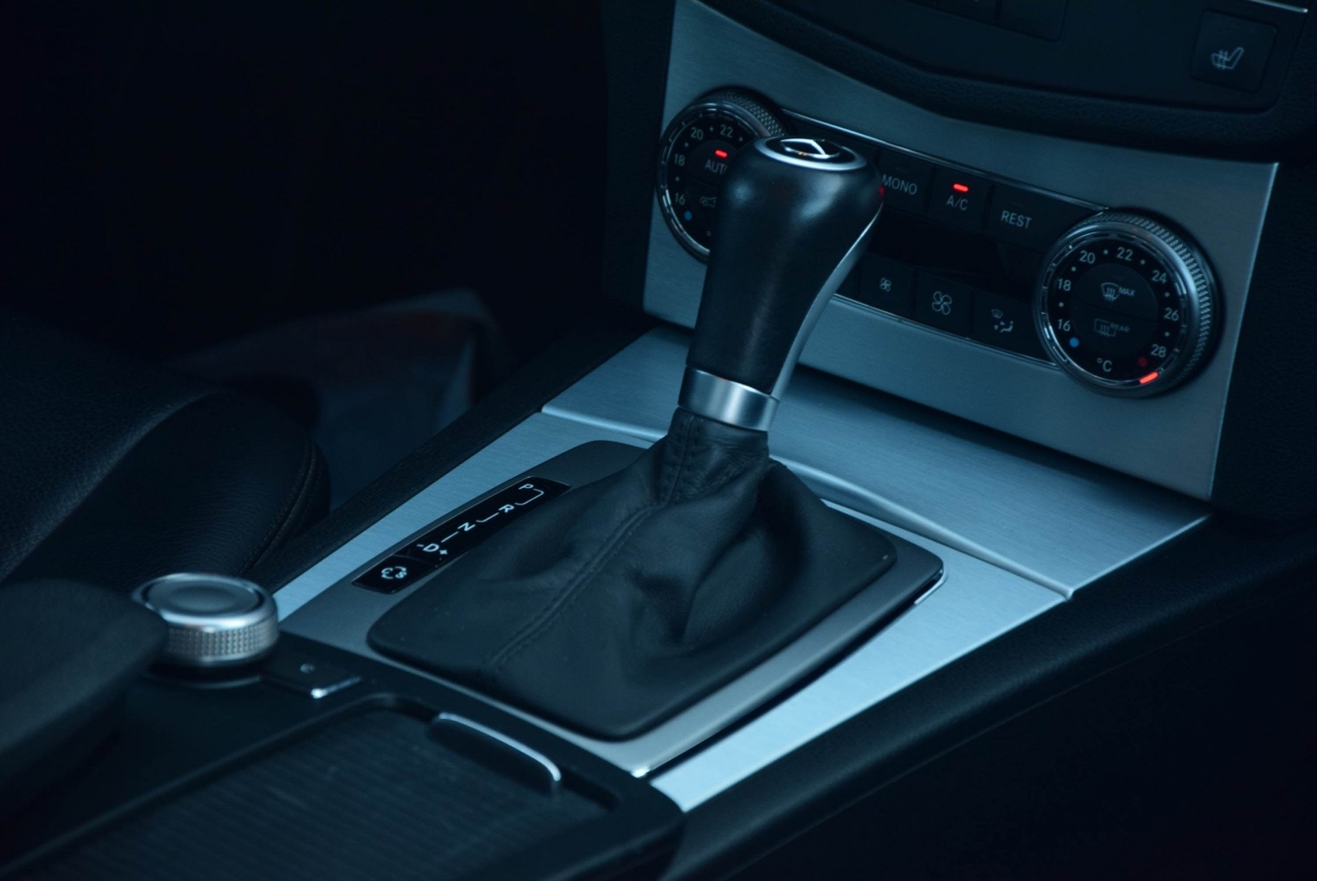 Mercedes-Benz C-Klasse 350 Elegance Keyless/Panorama/Com/Harman-Kardon/AMG/Mem/Leer Aut7 Foto 7