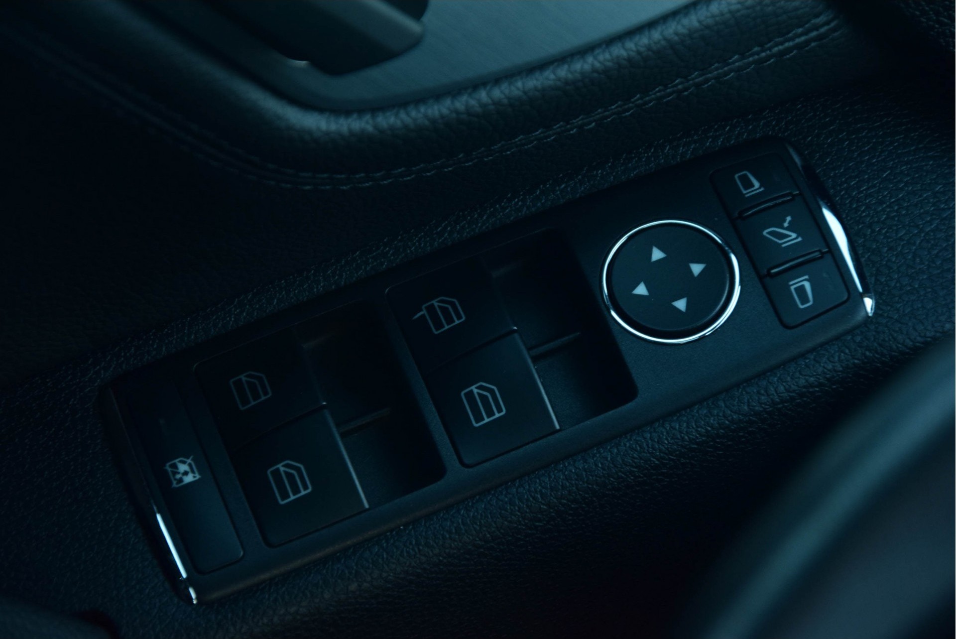 Mercedes-Benz C-Klasse 350 Elegance Keyless/Panorama/Com/Harman-Kardon/AMG/Mem/Leer Aut7 Foto 9