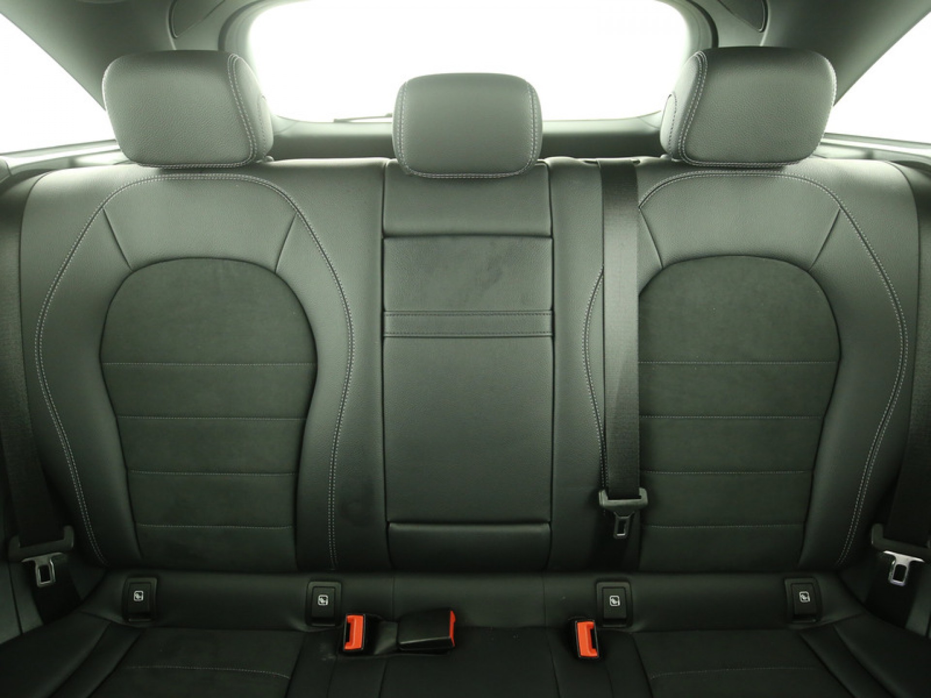 Mercedes-Benz GLC-Klasse 250d 4-MATIC AMG Distronic/Luchtvering/Panorama/ILS/Standkachel Aut9 Foto 8