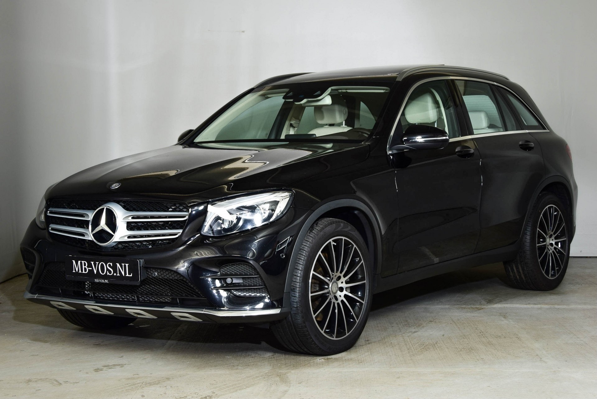 Mercedes-Benz GLC-Klasse 250 4-MATIC AMG Exclusive/Panorama/Standkachel/HUD/ILS/Wegkl-Trkhk Aut9 Foto 1