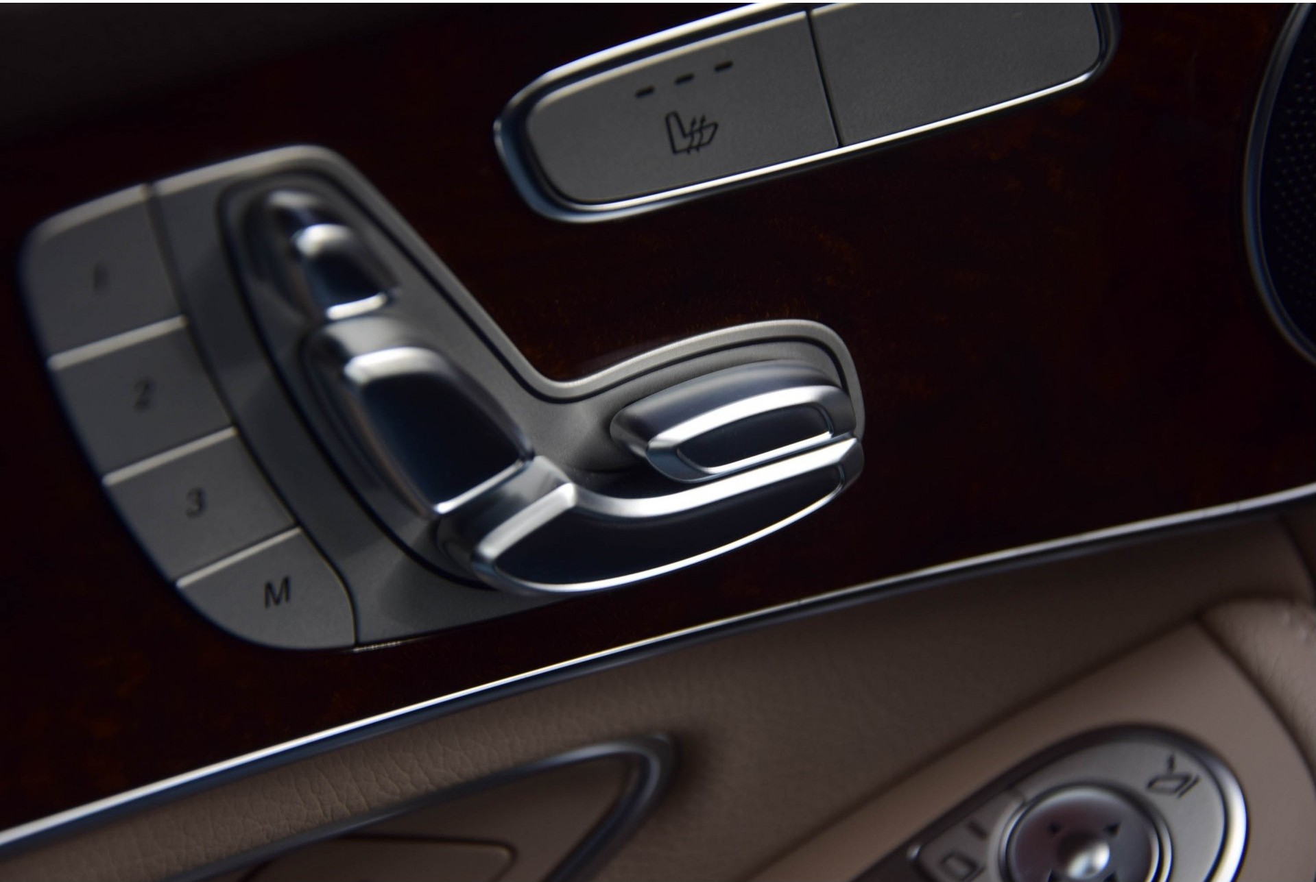 Mercedes-Benz GLC-Klasse 250 4-MATIC AMG Exclusive/Panorama/Standkachel/HUD/ILS/Wegkl-Trkhk Aut9 Foto 14