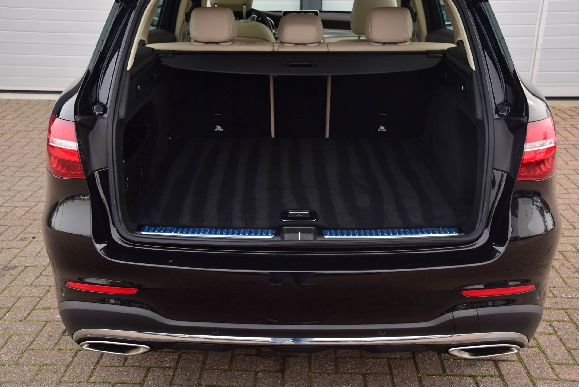 Mercedes-Benz GLC-Klasse 250 4-MATIC AMG Exclusive/Panorama/Standkachel/HUD/ILS/Wegkl-Trkhk Aut9 Foto 24