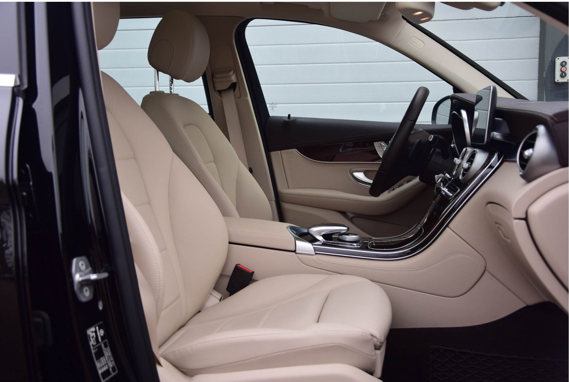 Mercedes-Benz GLC-Klasse 250 4-MATIC AMG Exclusive/Panorama/Standkachel/HUD/ILS/Wegkl-Trkhk Aut9 Foto 3