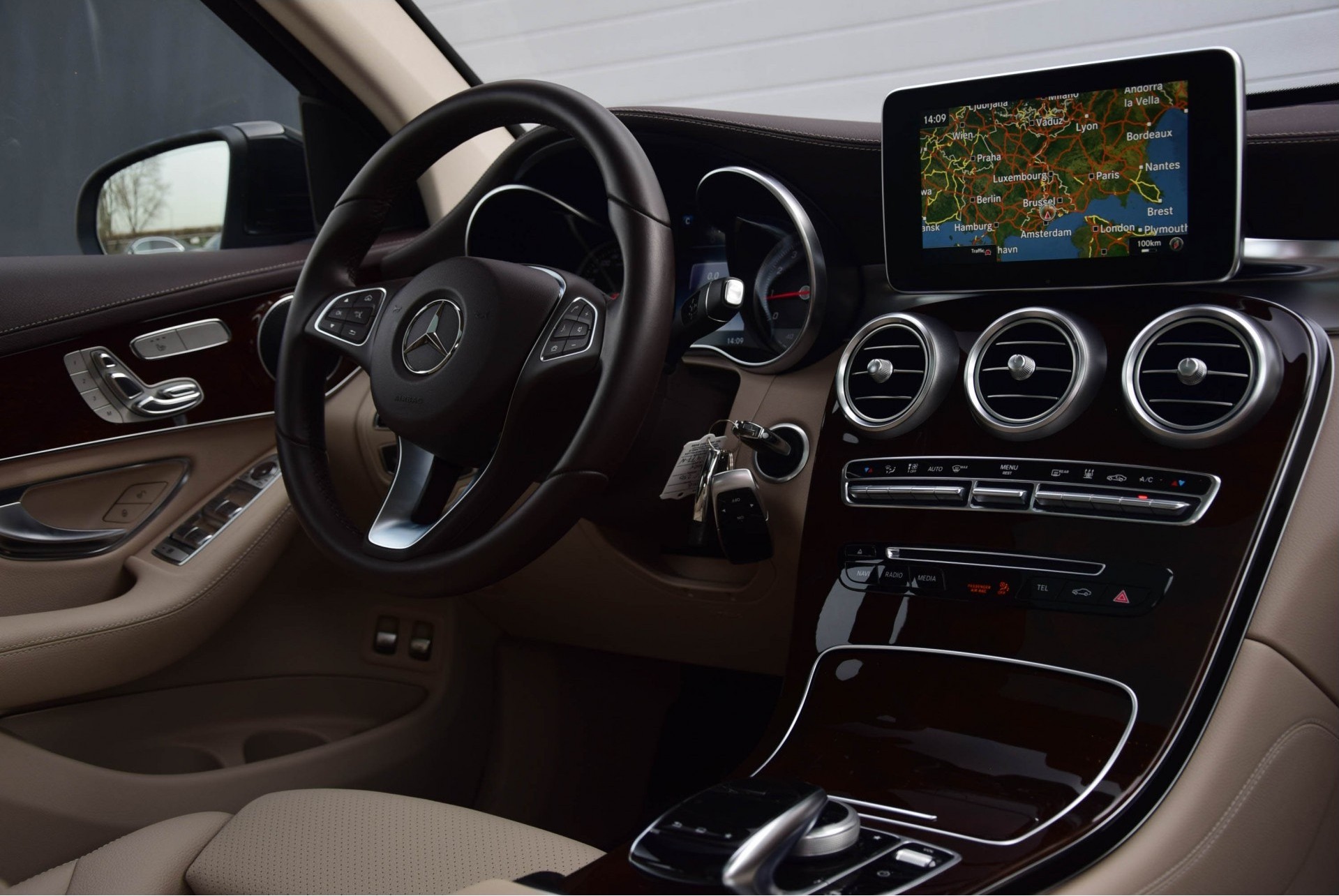 Mercedes-Benz GLC-Klasse 250 4-MATIC AMG Exclusive/Panorama/Standkachel/HUD/ILS/Wegkl-Trkhk Aut9 Foto 6