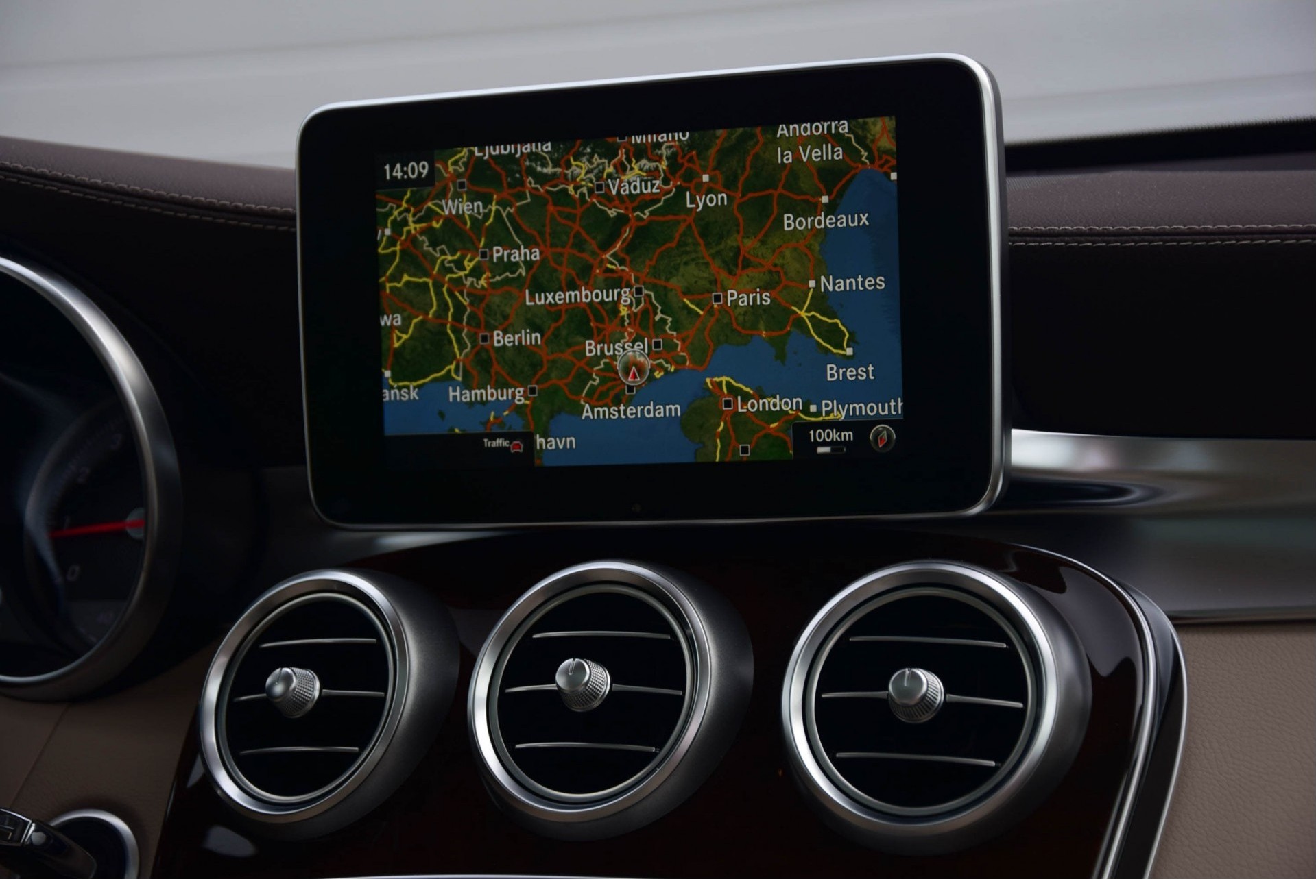 Mercedes-Benz GLC-Klasse 250 4-MATIC AMG Exclusive/Panorama/Standkachel/HUD/ILS/Wegkl-Trkhk Aut9 Foto 8