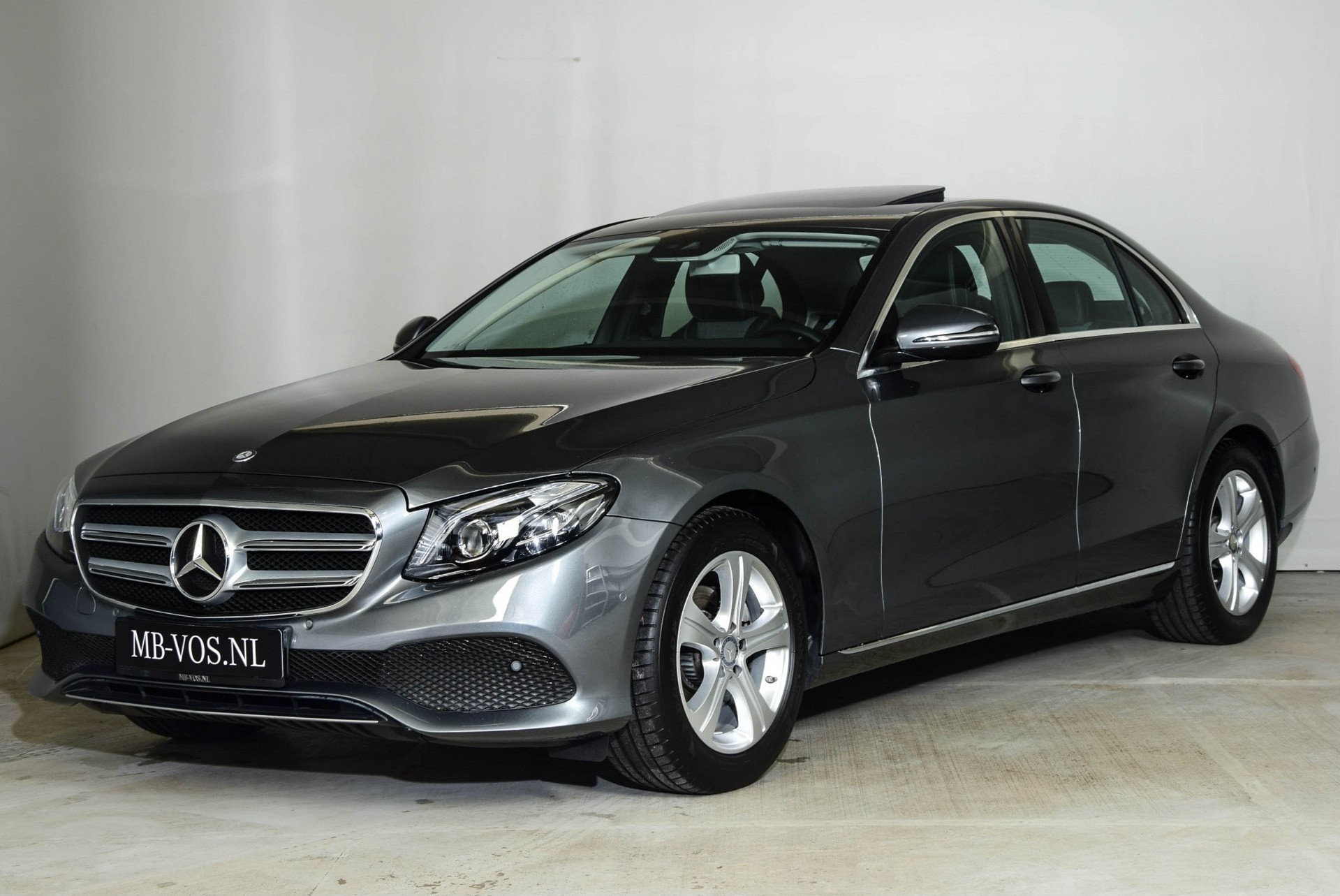 Mercedes-Benz E-Klasse 200 Avantgarde Schuifdak/Widescreen/Com/Multibeam Aut9 Foto 1