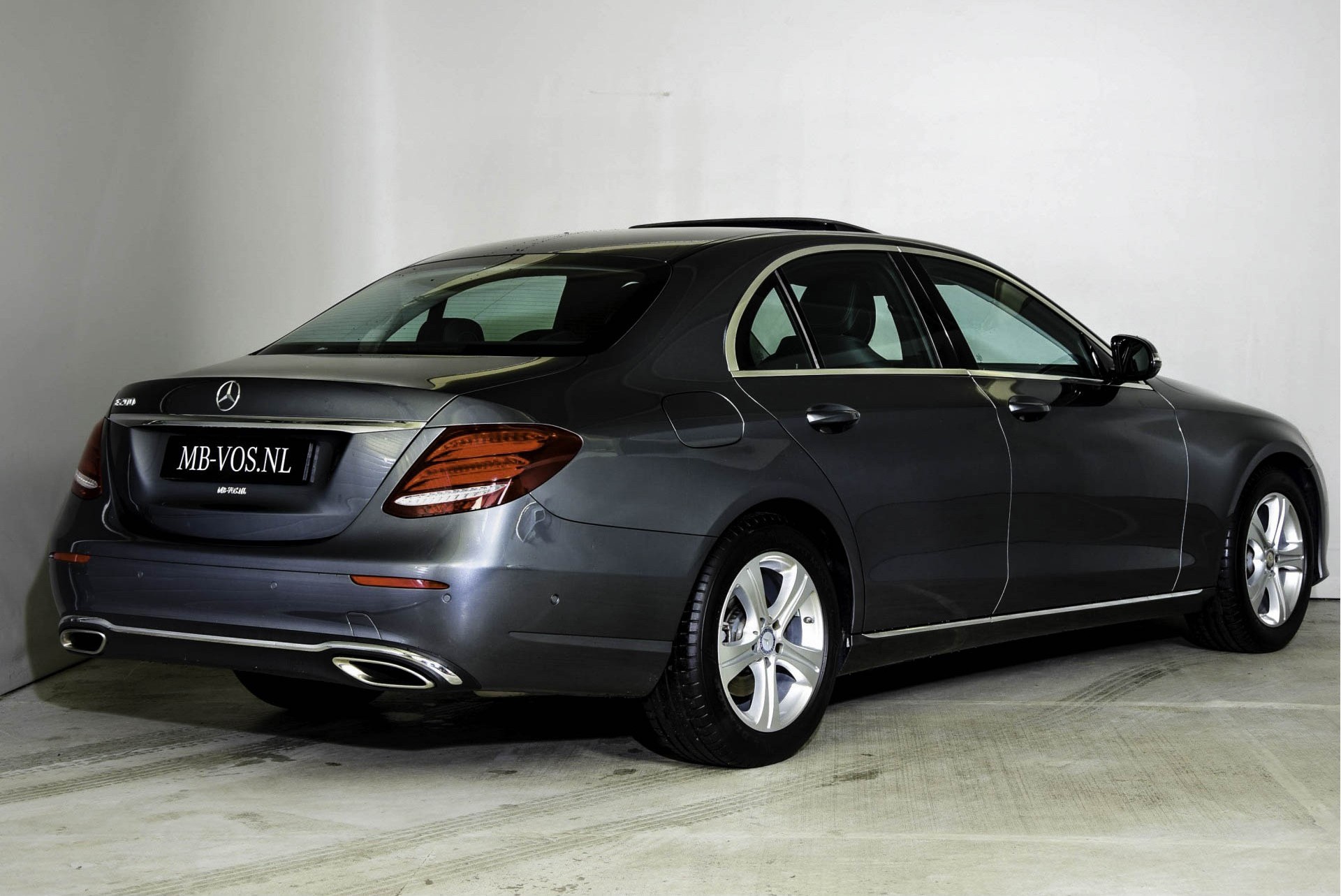 Mercedes-Benz E-Klasse 200 Avantgarde Schuifdak/Widescreen/Com/Multibeam Aut9 Foto 2