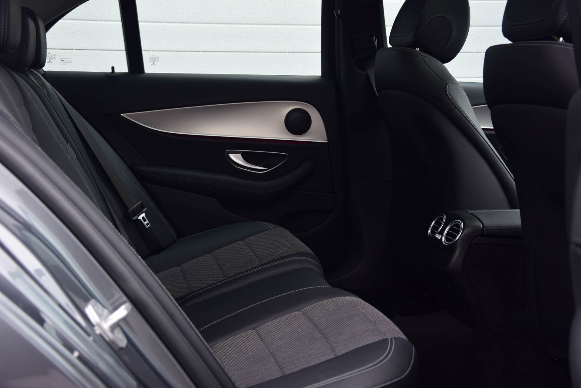 Mercedes-Benz E-Klasse 200 Avantgarde Schuifdak/Widescreen/Com/Multibeam Aut9 Foto 4