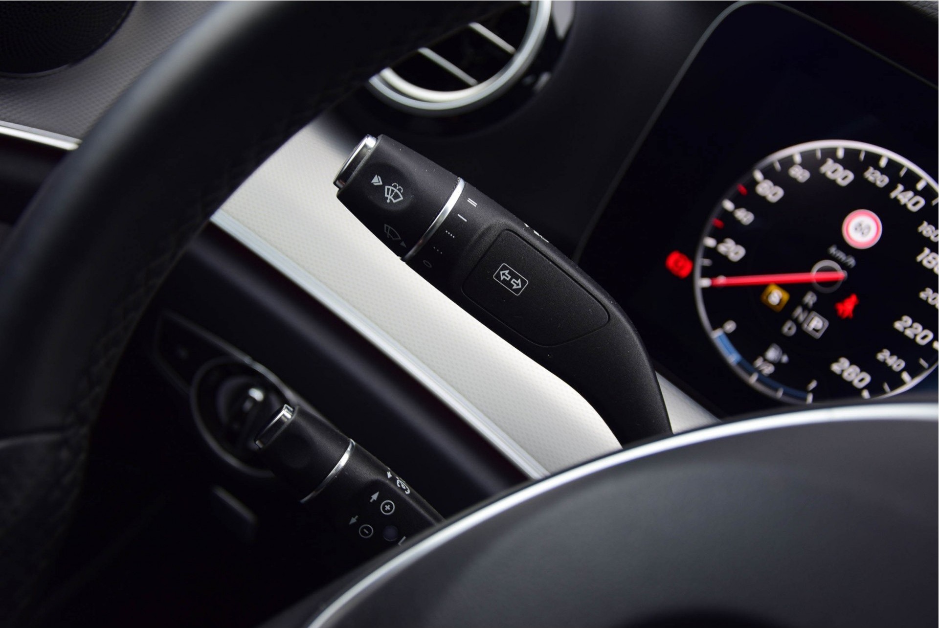 Mercedes-Benz E-Klasse 200 Avantgarde Schuifdak/Widescreen/Com/Multibeam Aut9 Foto 8