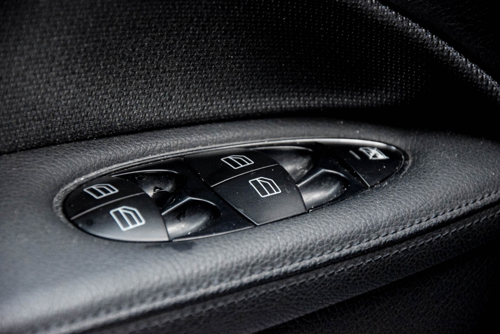 Mercedes-Benz E-Klasse 220 Cdi Avantgarde Com/Bi-xenon/Verwarmde stoelen Aut5 Foto 9