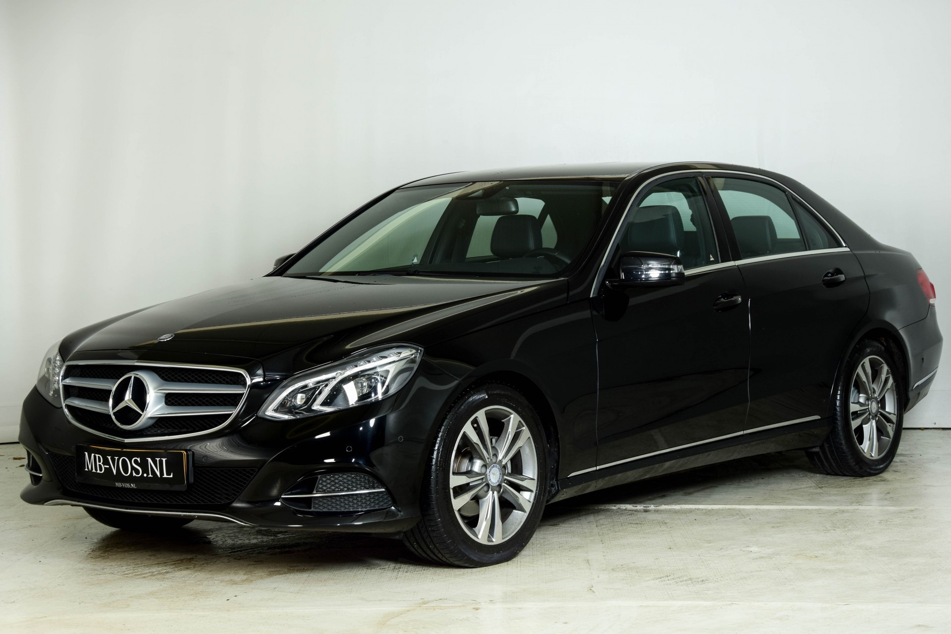 Mercedes-Benz E-Klasse 200 Avantgarde Comand/Harman-Kardon/ILS Aut7 Foto 1