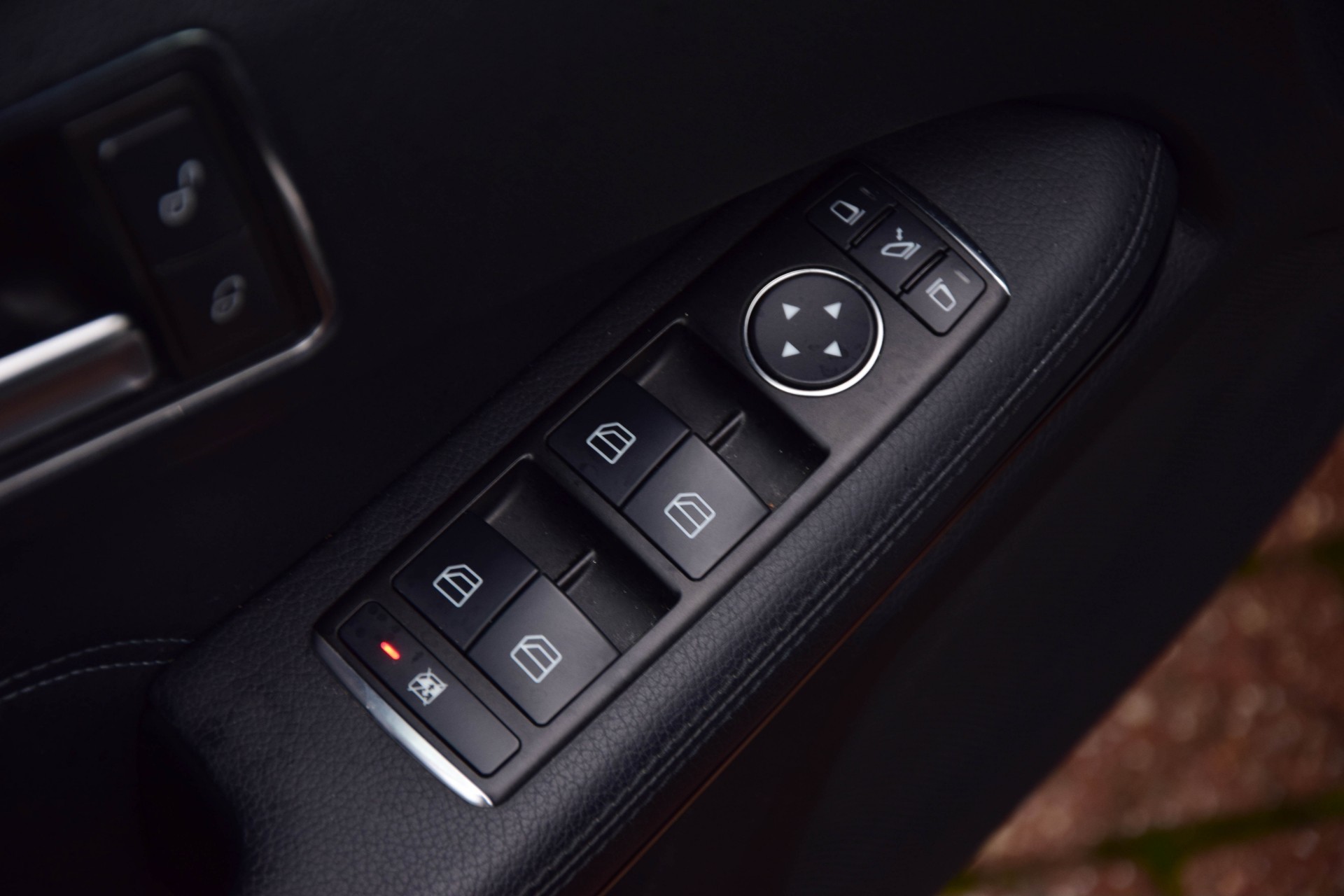 Mercedes-Benz E-Klasse 200 Avantgarde Comand/Harman-Kardon/ILS Aut7 Foto 11