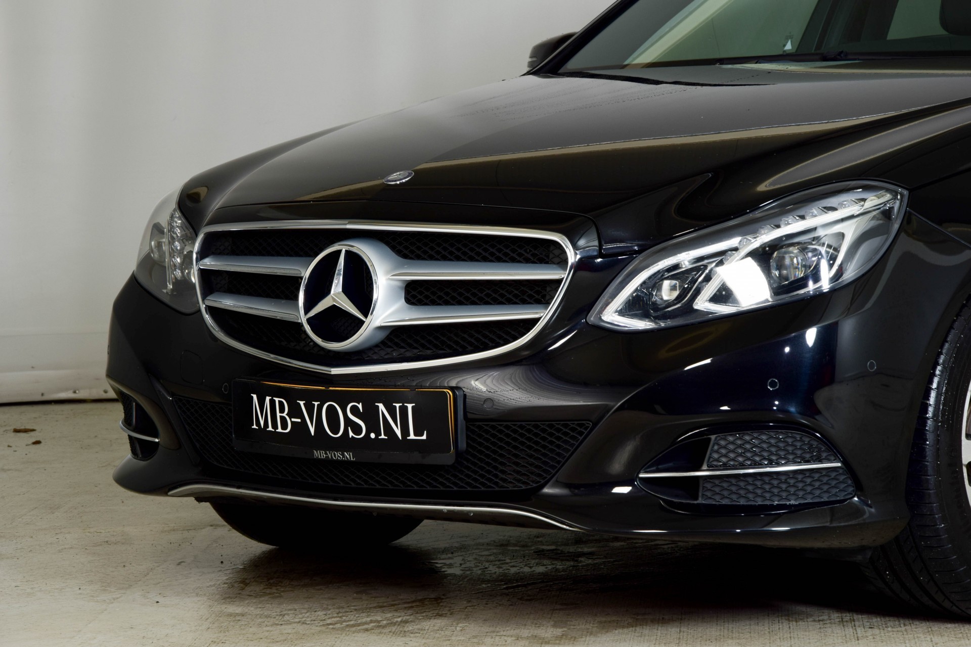 Mercedes-Benz E-Klasse 200 Avantgarde Comand/Harman-Kardon/ILS Aut7 Foto 16