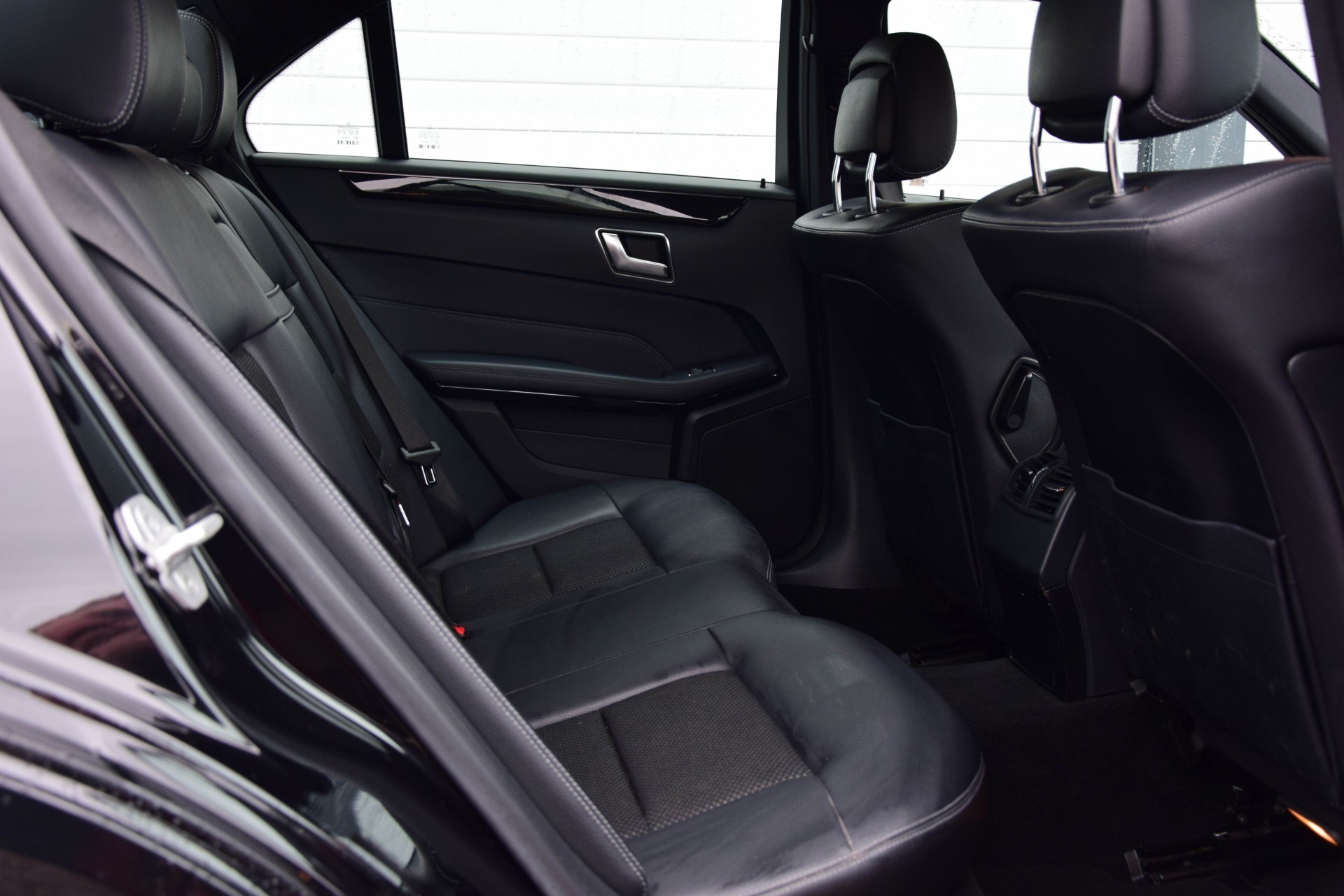 Mercedes-Benz E-Klasse 200 Avantgarde Comand/Harman-Kardon/ILS Aut7 Foto 18